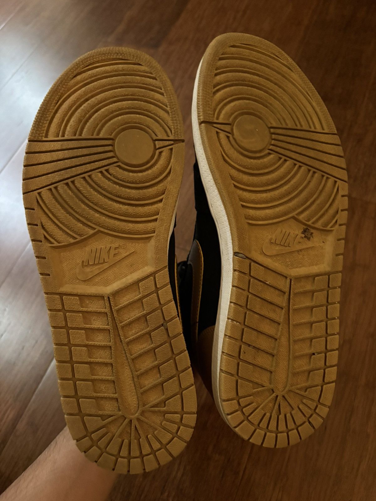 Nike Jordan 1 Retro - Melo PE Size US 10.5 / EU 43-44 - 7 Thumbnail