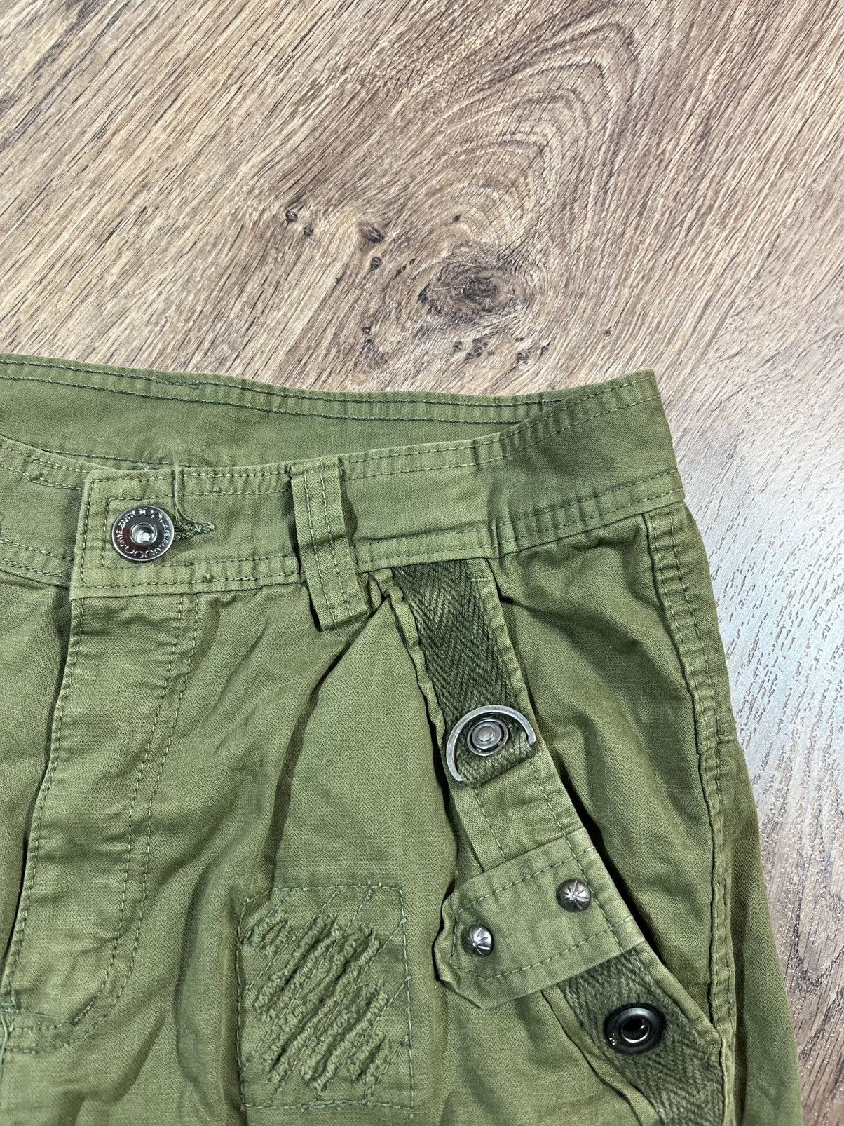 Japanese Brand Vintage Multi pocket Cargo Pants Size US 31 - 7 Thumbnail
