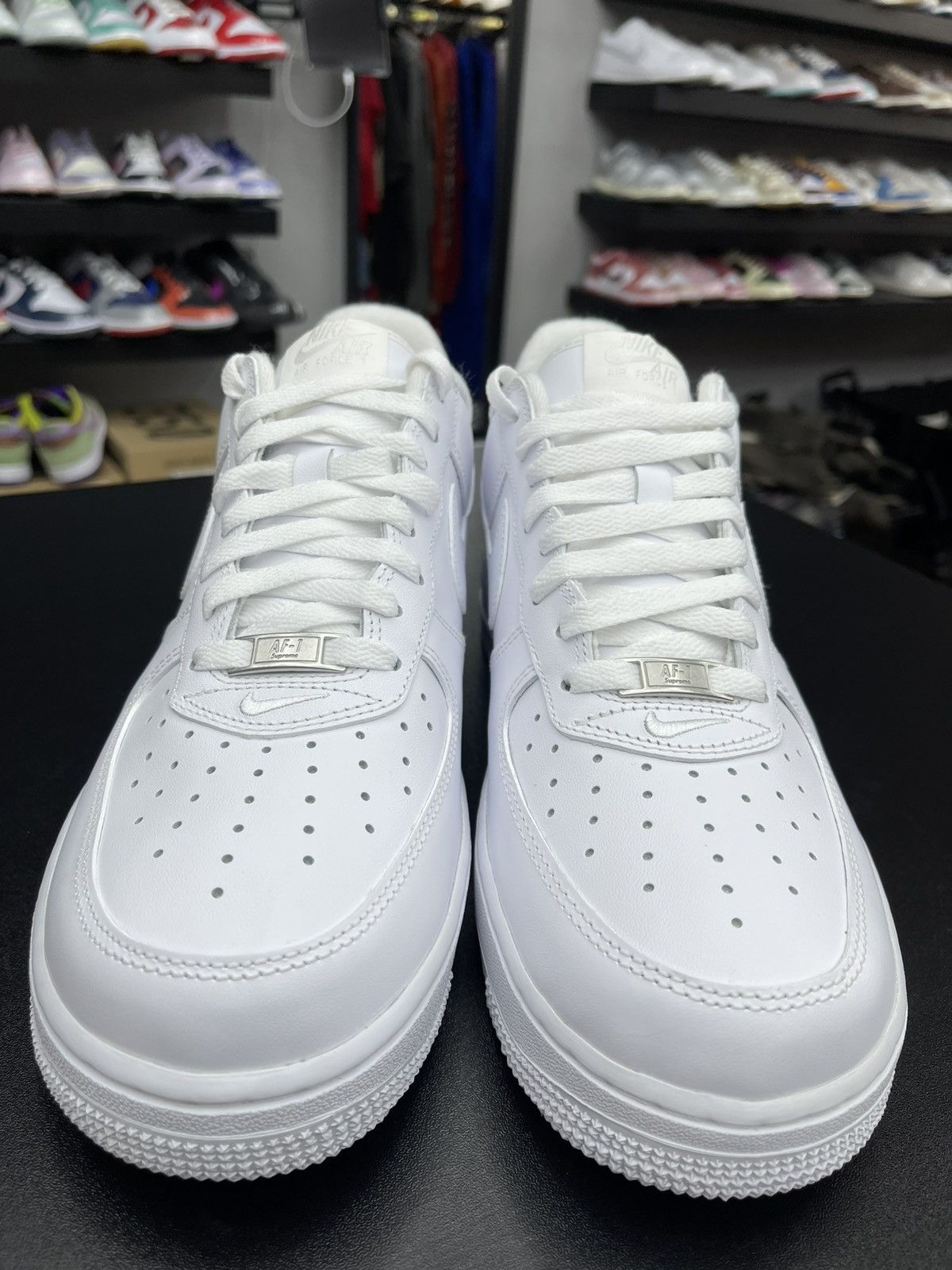 Nike × Supreme Size 10.5 - Nike Air Force 1 Low Supreme White (CU9225-100) Size US 10.5 / EU 43-44 - 2 Thumbnail