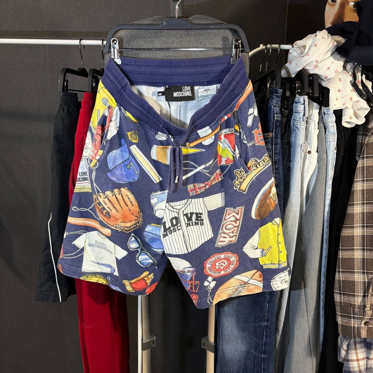 Moschino Moschino multi logo short Size:XS Size US 28 / EU 44 - 1 Thumbnail