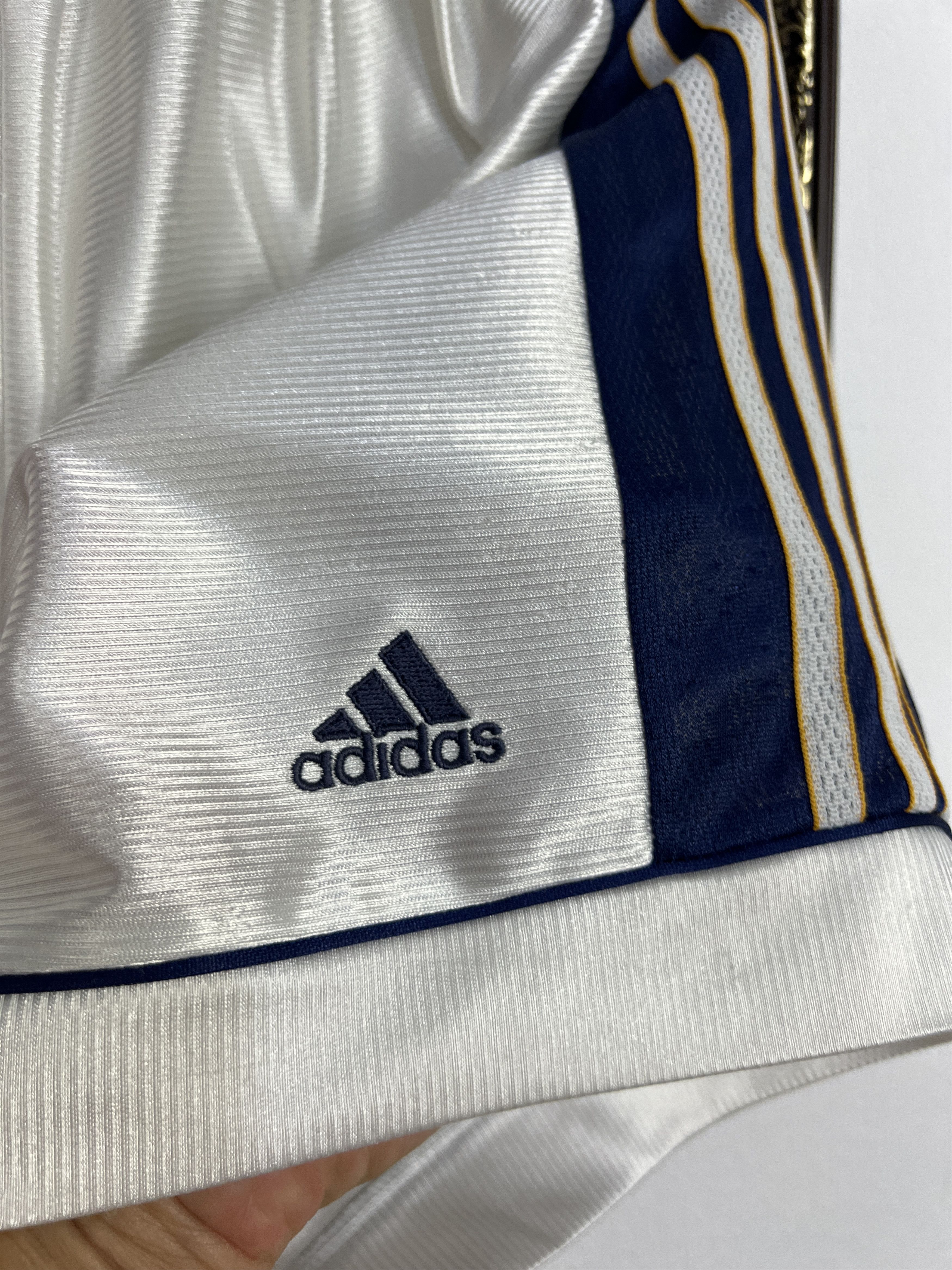 Adidas Vintage 90's Adidas Real Madrid Football White Shorts M Size US 32 / EU 48 - 4 Thumbnail