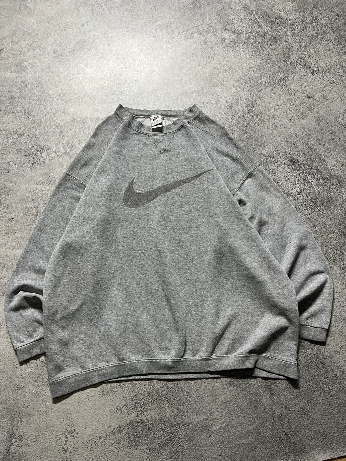 Nike × Vintage Vintage Y2k Nike USA 🩶 Faded Spell Out Logo Sweatshirt 90’s Size XL / US 12-14 / IT 48-50 - 5 Thumbnail
