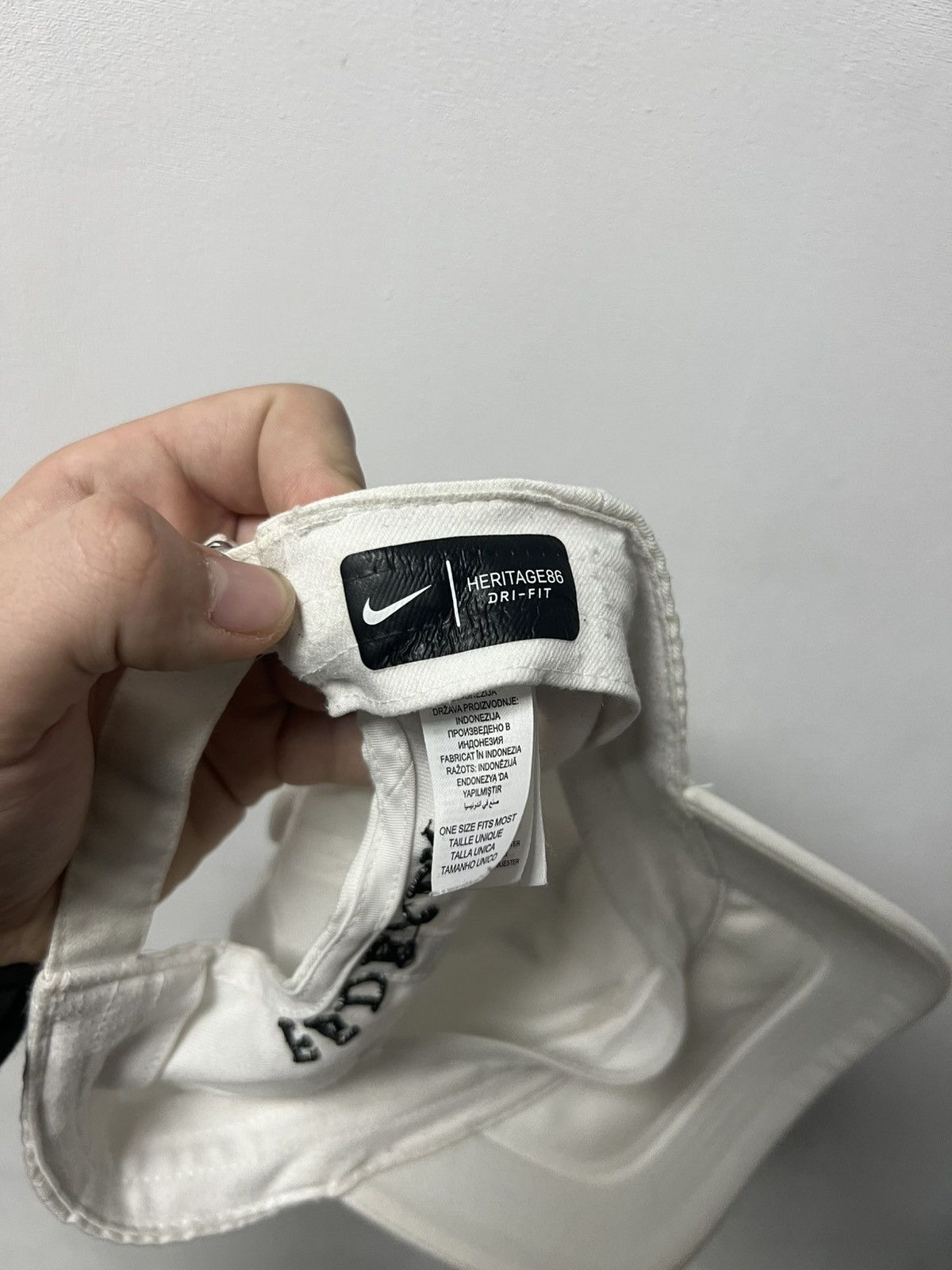Nike Vintage Nike Roger Federer Cap Hat Swoosh Logo Y2K Drill Size ONE SIZE - 7 Thumbnail