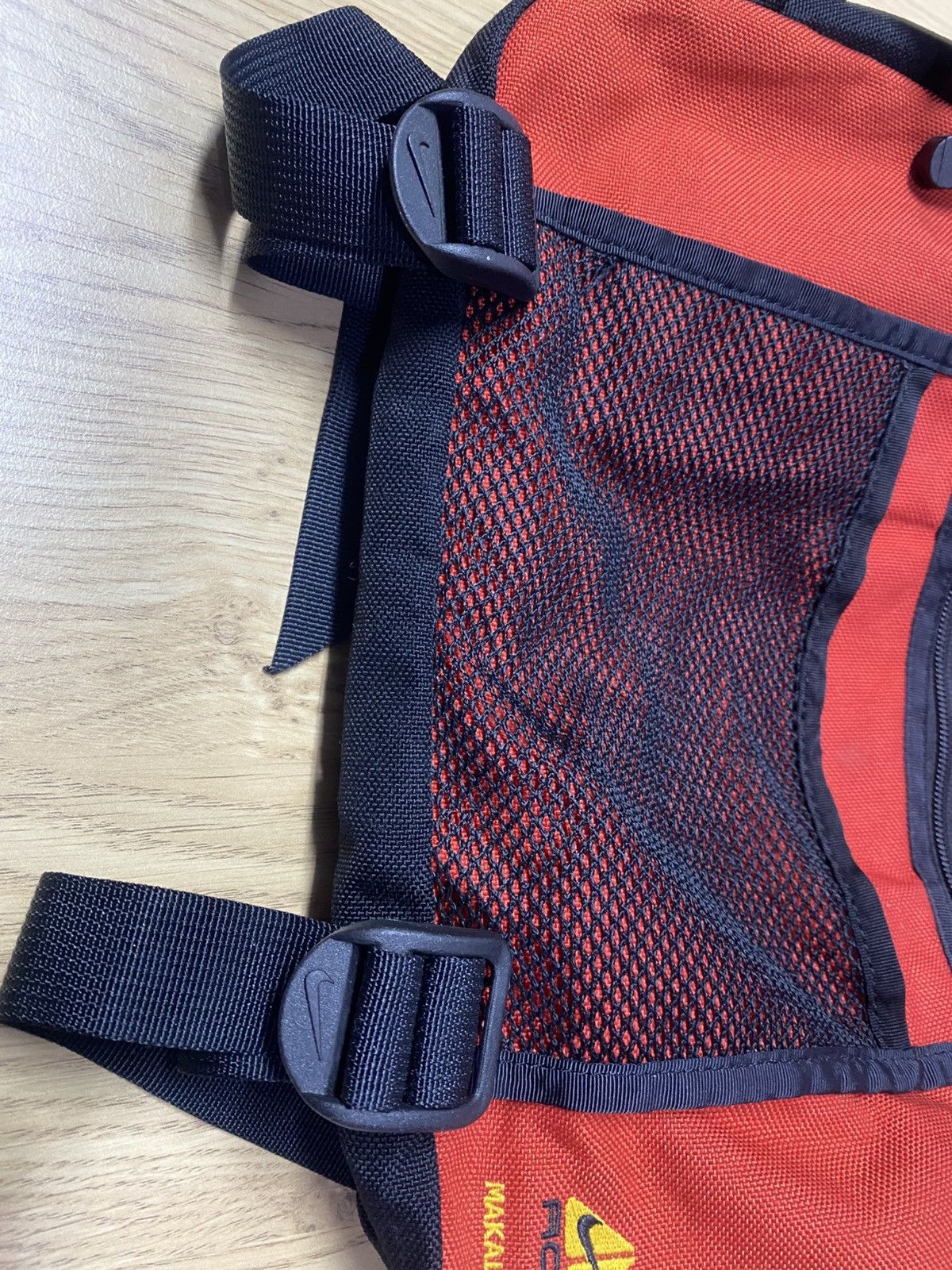 Nike Vintage Nike ACG Waist Bag /porch Bag Red Navy Mesh Pocket Size ONE SIZE - 15 Thumbnail