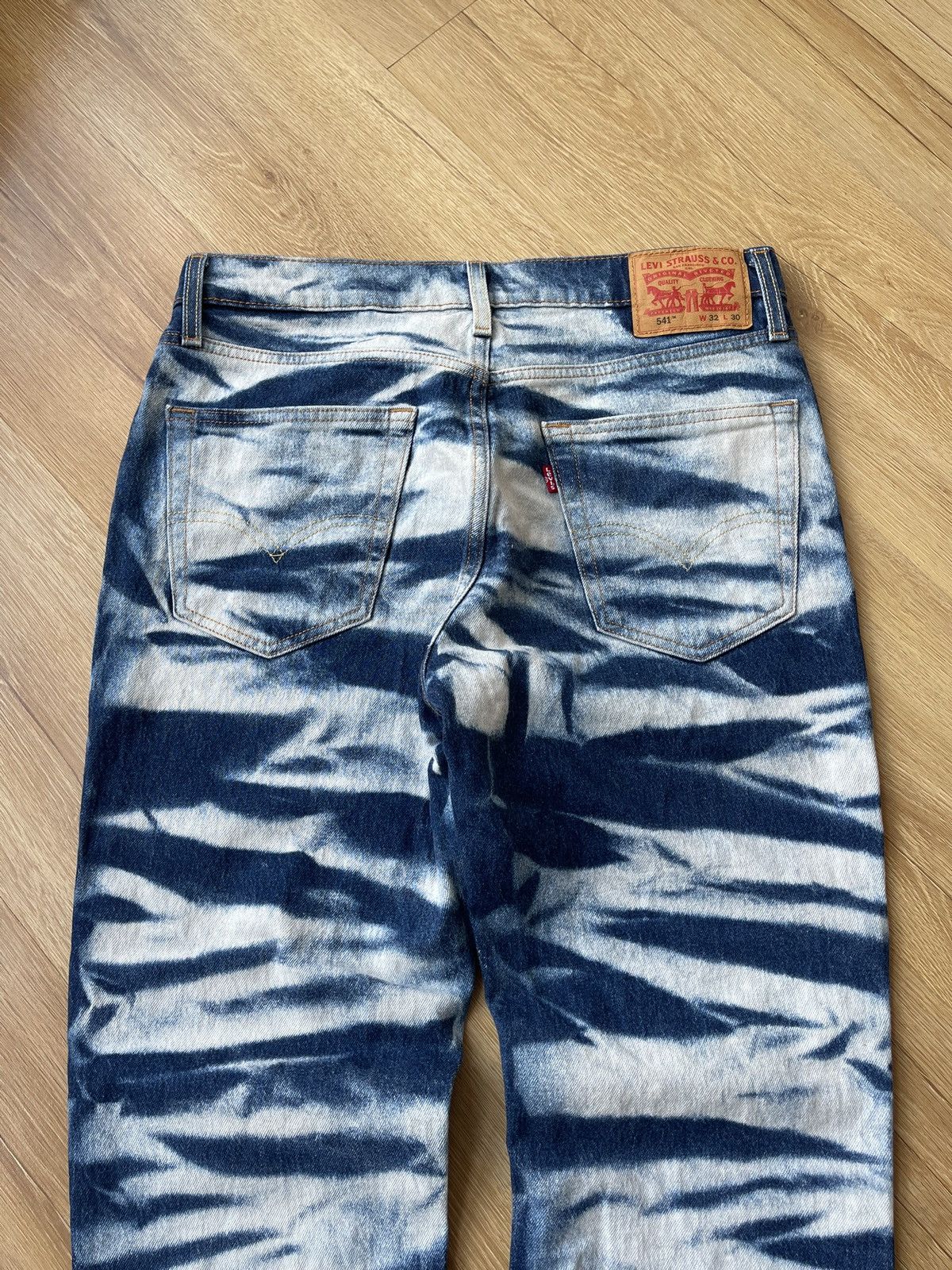 Levi's LEVI'S 541 Athletic Taper Acid Wash Bleached Tiger Denim Size US 32 / EU 48 - 7 Thumbnail