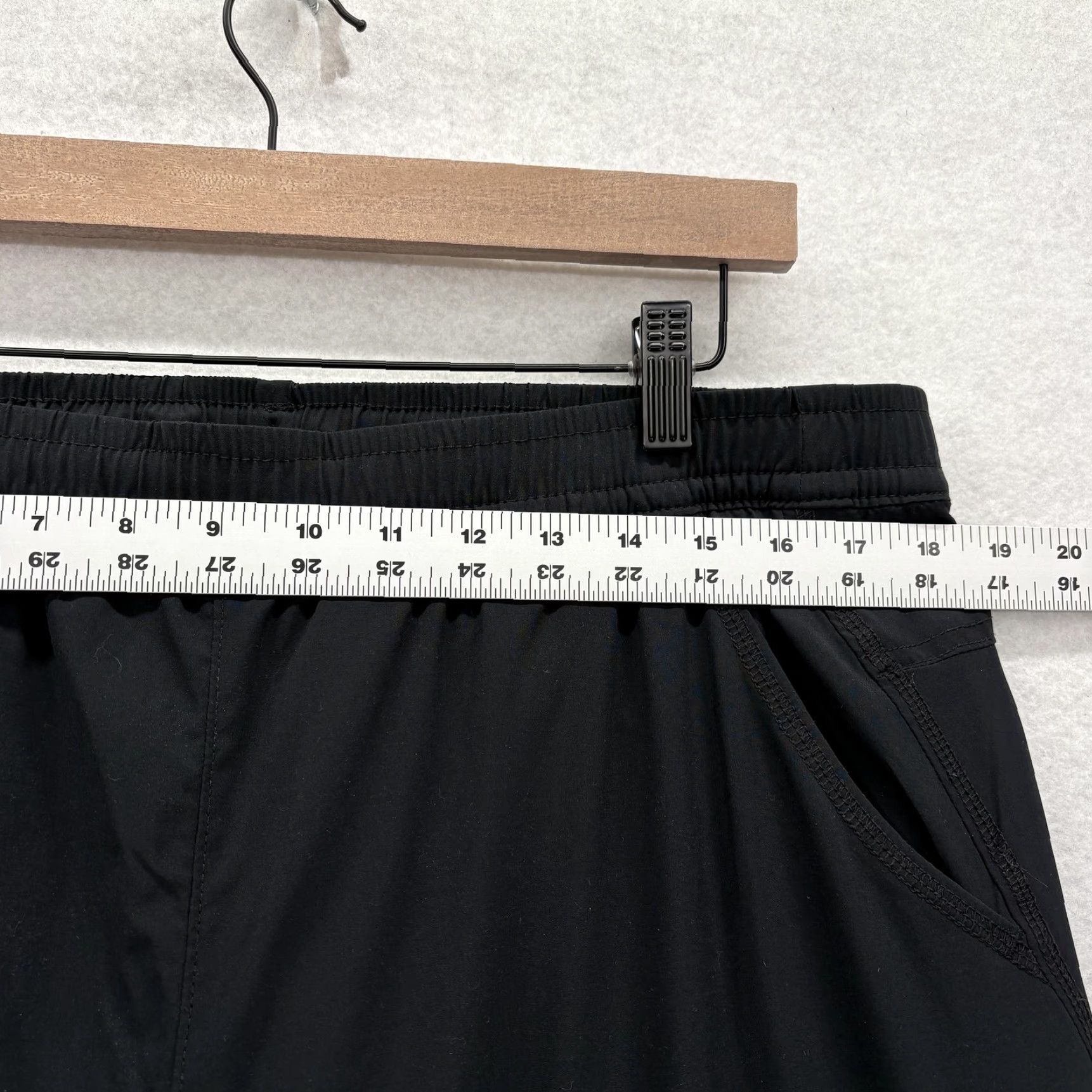 Eddie Bauer Eddie Bauer Fleece Lined Pant Womens 16 Black Jogger Pockets Zip Pocket Tapered Inseam 30 Winter Hiking Casual Sportswear Size 38" / US 16 / IT 52 - 6 Thumbnail