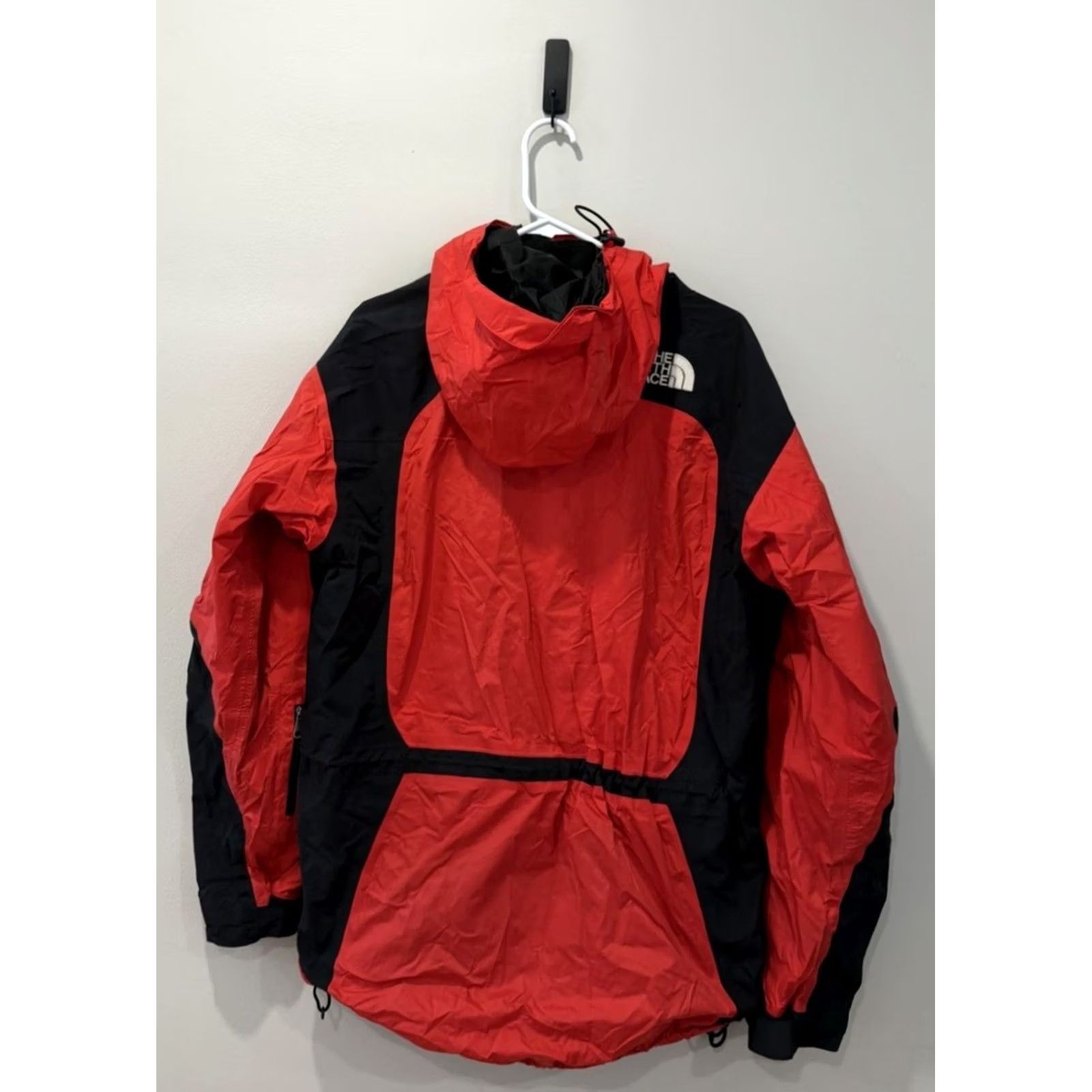 The North Face VINTAGE The North Face Summit Series Jacket Men's Medium Red Black Gore-Tex XCR Size US M / EU 48-50 / 2 - 2 Thumbnail