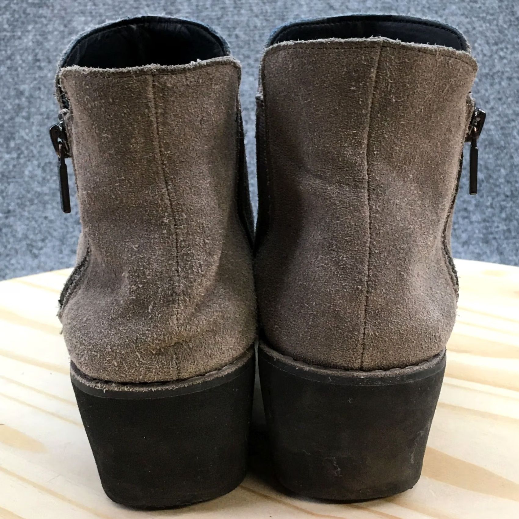 Vintage Kenneth Cole Reaction Boots Womens 8 Gray Leather Wedge Ankle Booties Zip Size US 8 / IT 38 - 7 Thumbnail