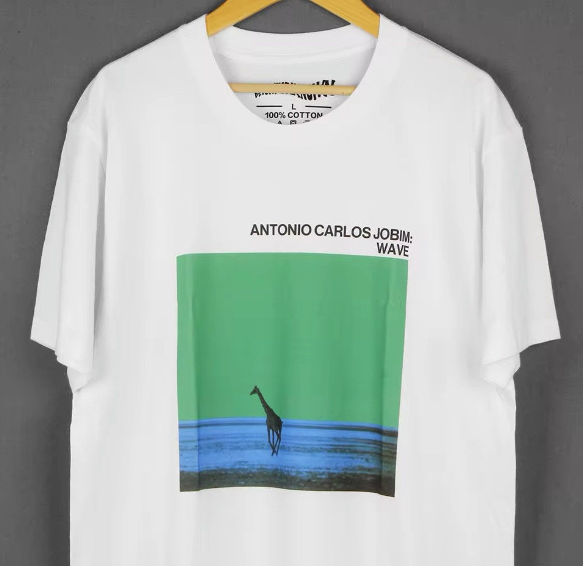 Japanese Brand × Vintage "Antonio Carlos Jobim" Graphic Printed Cotton Tshirt Size US XL / EU 56 / 4 - 2 Thumbnail