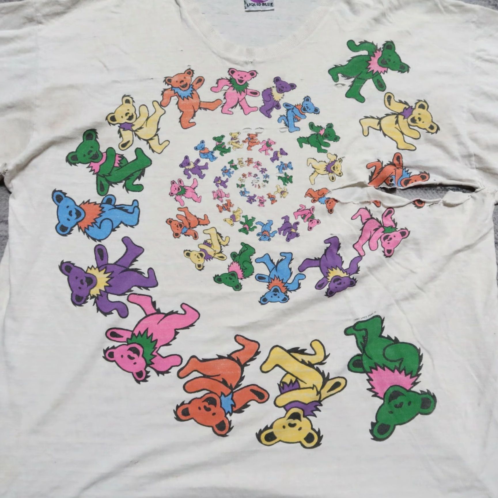 Liquid Blue VINTAGE Grateful Dead Shirt 90s Spiral Bears Liquid Blue XL White Mens Shirt 90s Grateful Dead Spiral Bears Liquid Blue XL White Vintage Mens Shirt Size US XL / EU 56 / 4 - 3 Thumbnail