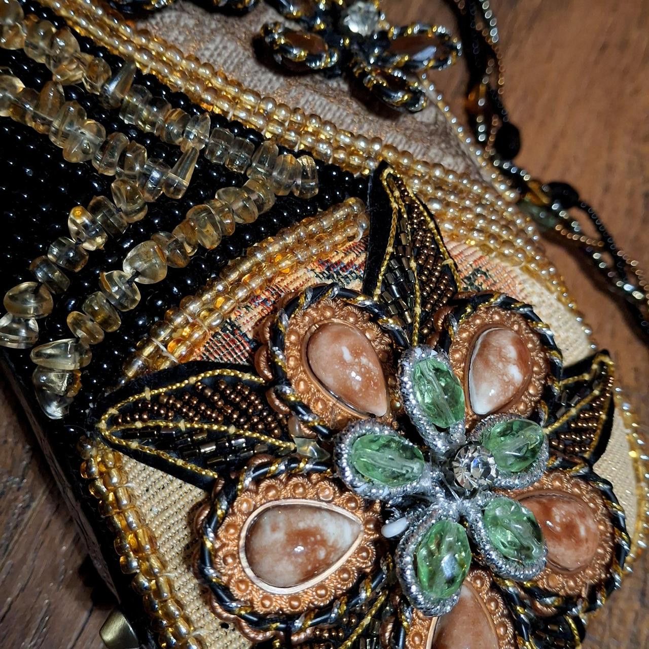 Other fancy beaded clutch w chain Size ONE SIZE - 3 Thumbnail