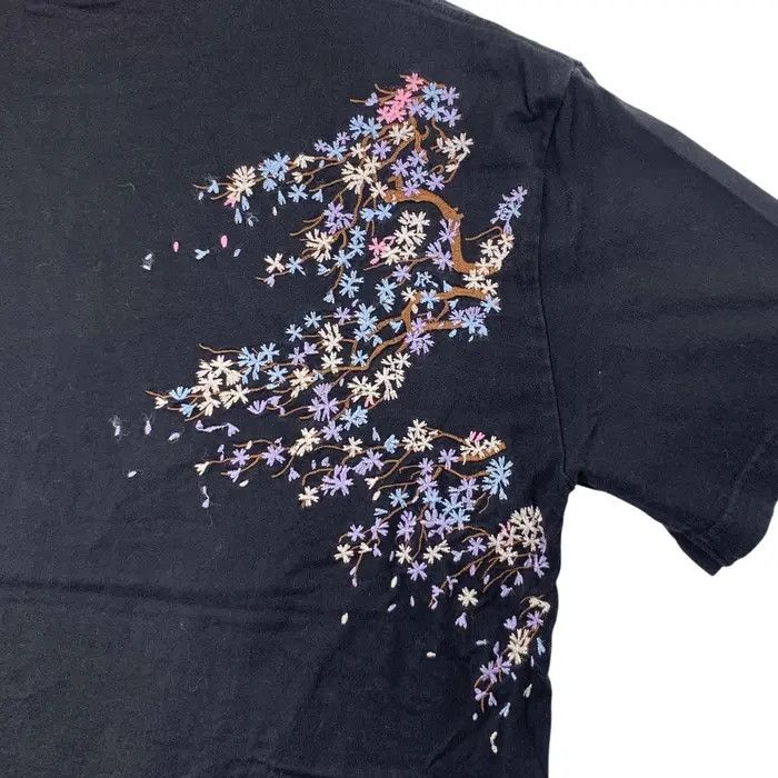 Vintage JAPANESE CLASSIC SCRIPT Sakura Drop Tee Shirt Top