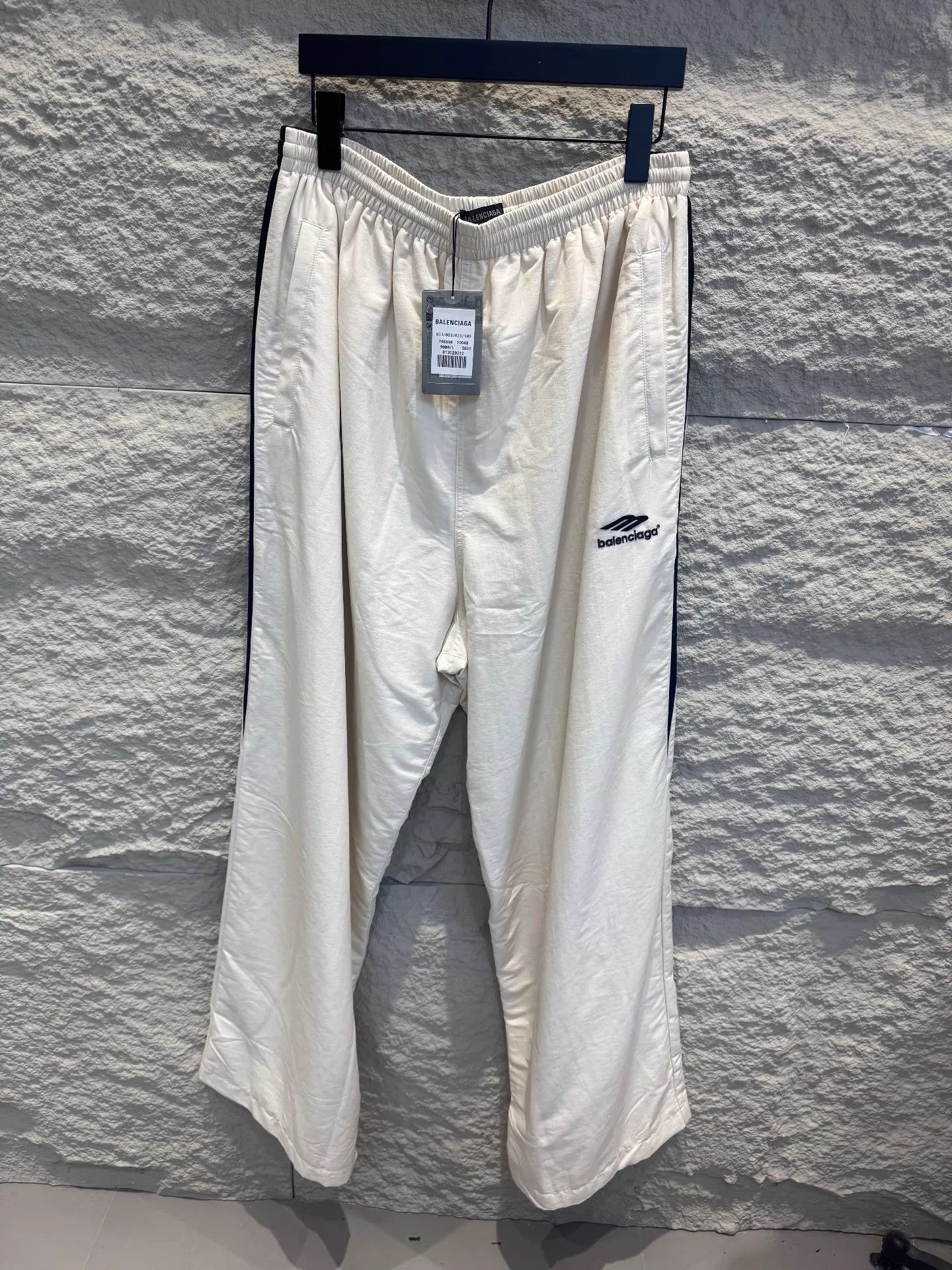 Balenciaga Balenciaga 23FW 3B Colorblock Track Pants Beige/Black Pants Size 28" / US 6 / IT 42 - 1 Thumbnail
