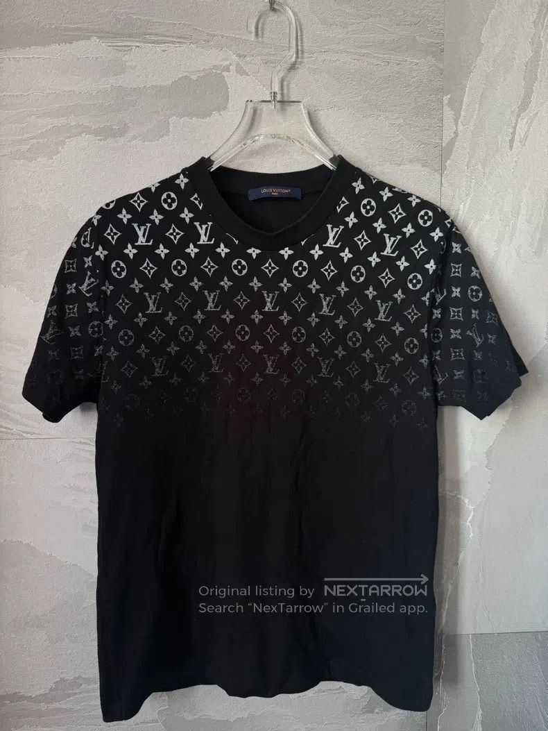 Louis Vuitton Louis Vuitton Black upper half gradient full logo short sl Size US M / EU 48-50 / 2 - 1 Thumbnail