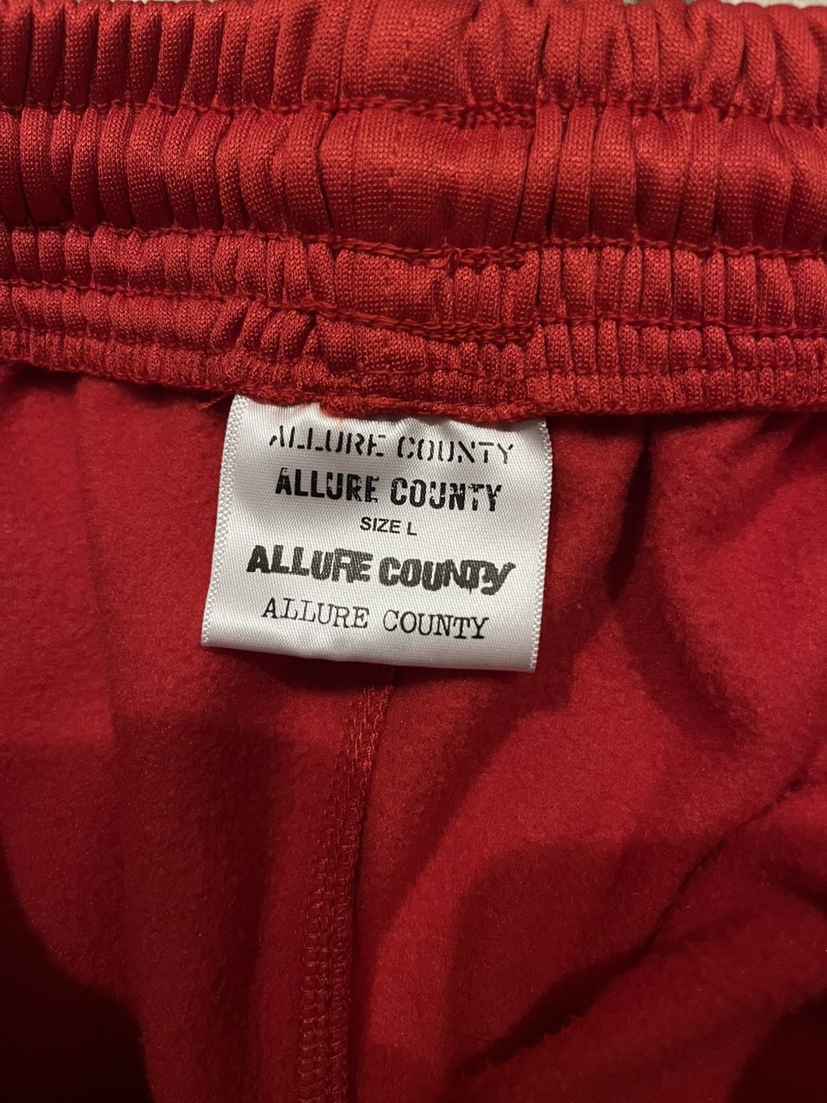 Other Allure County track sweats color red size large Size US 32 / EU 48 - 4 Thumbnail