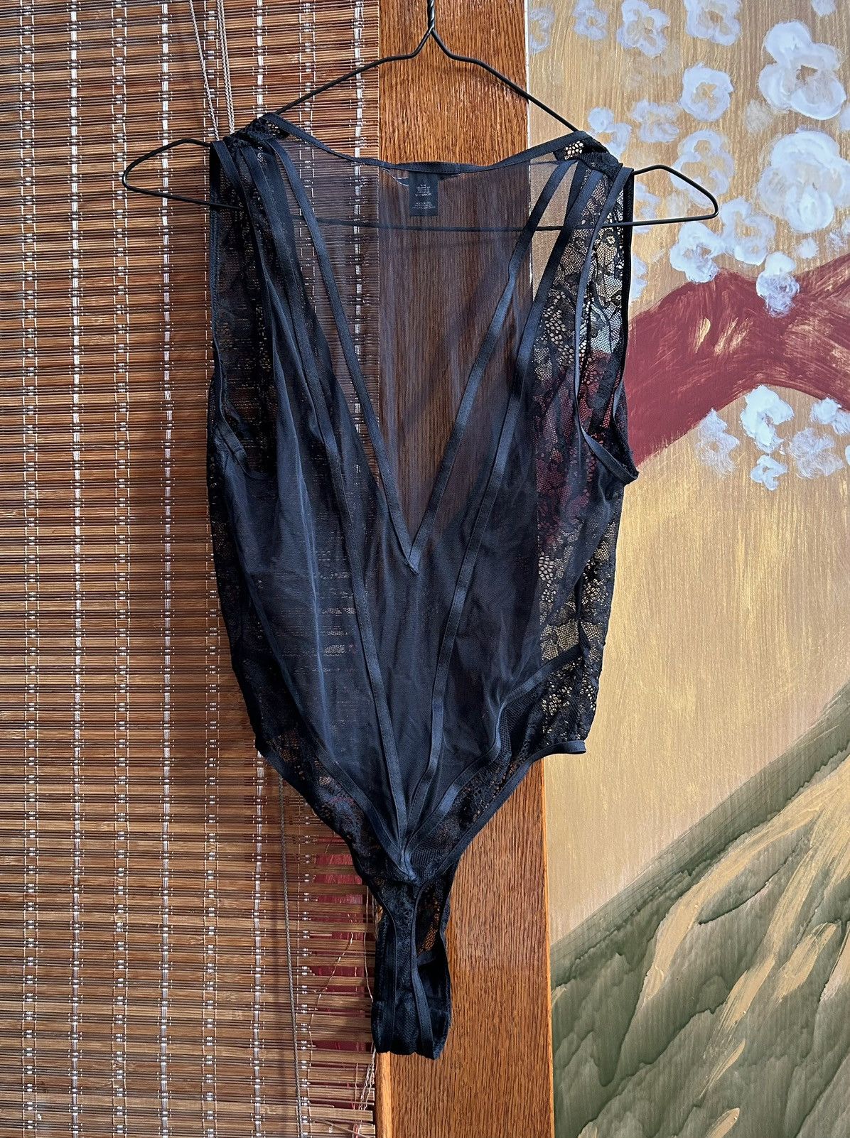 Victoria's Secret × Vintage Victoria’s Secret Deep V-Neck Lace Knit Mesh Bodysuit Size M / US 6-8 / IT 42-44 - 2 Thumbnail