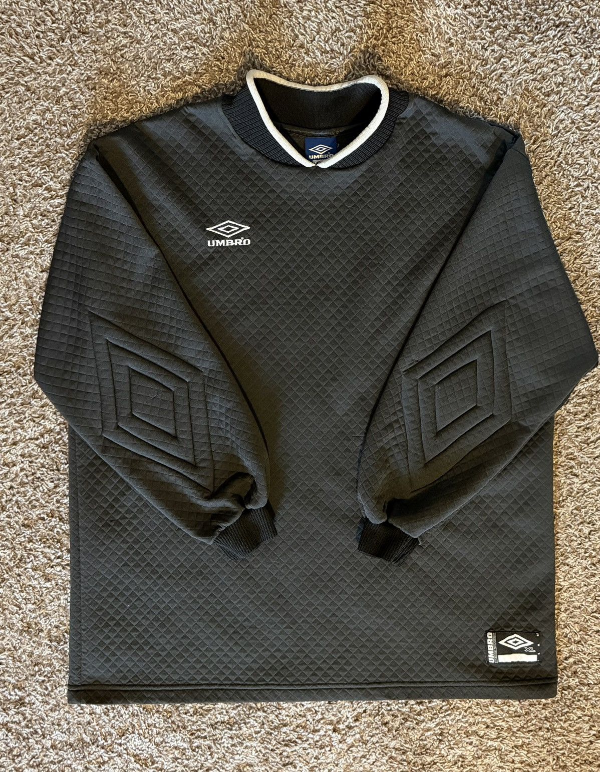 Umbro Vintage Umbro Soccer Top Long Sleeve Black Size US XL / EU 56 / 4 - 1 Thumbnail
