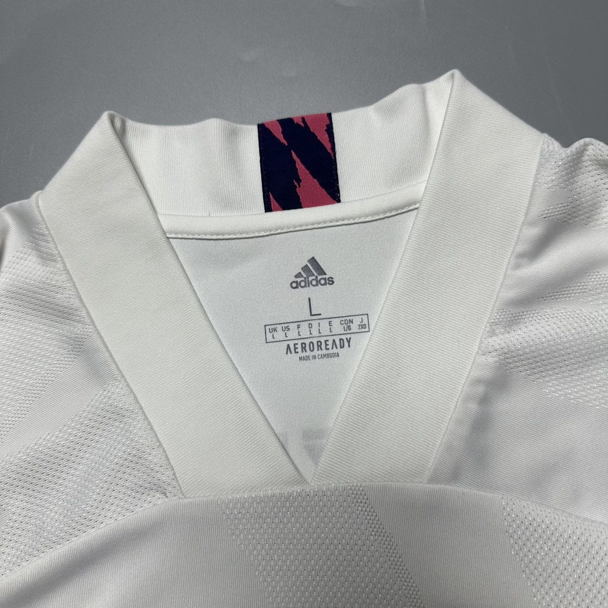 Vintage REAL MADRID ADIDAS 2020/2021 FOOTBALL HOME JERSEY #9 BENZEMA Size US L / EU 52-54 / 3 - 5 Thumbnail
