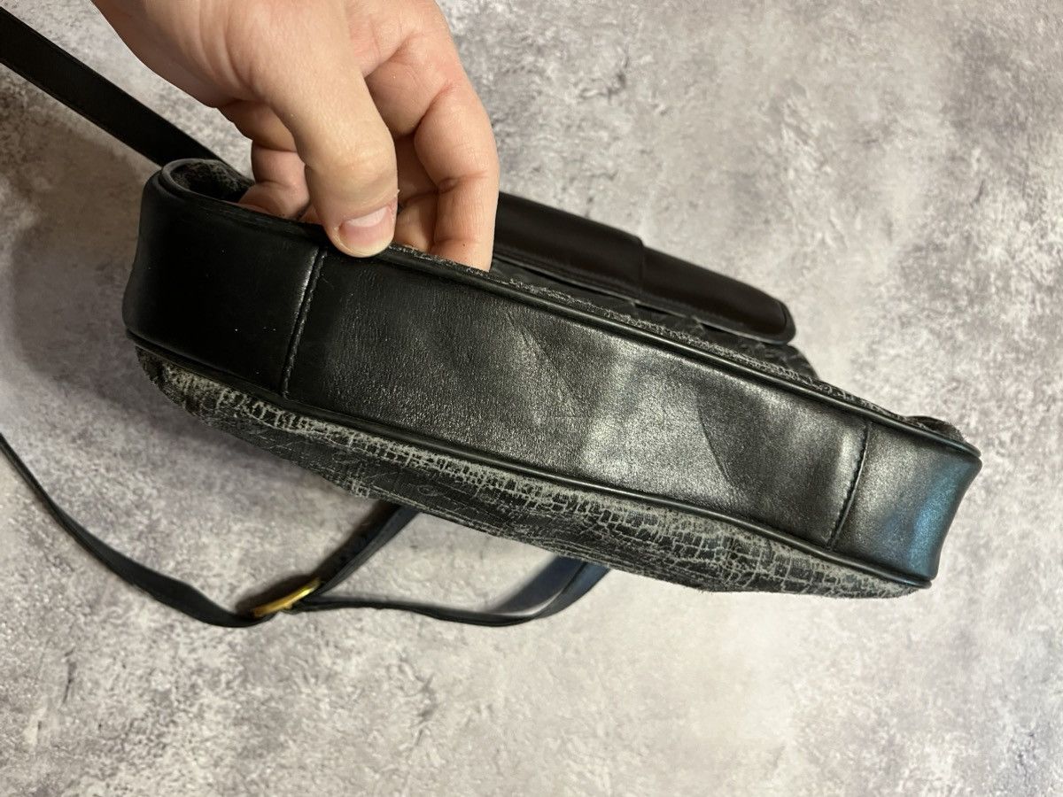 Gucci Gucci Vintage 80s Accessory Collection Stirrup Crossbody Bag Size ONE SIZE - 9 Thumbnail