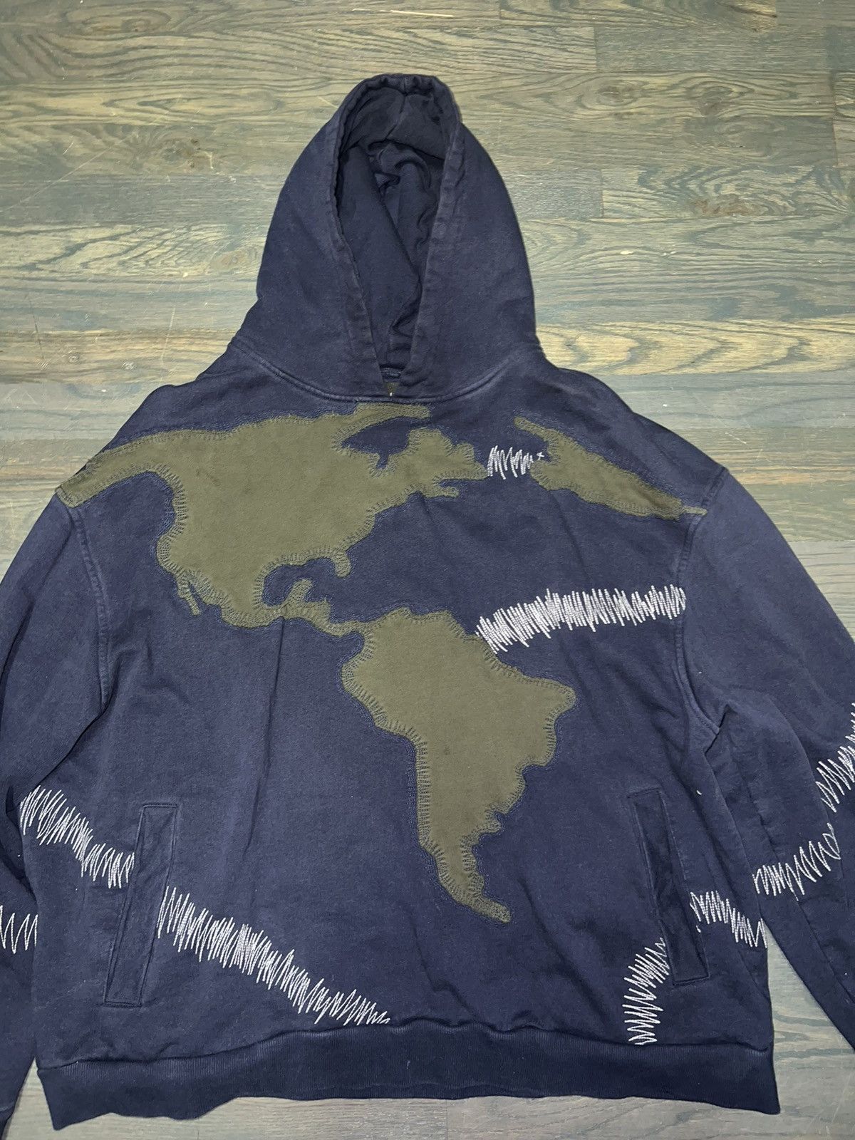 Who Decides War Who decides war earth hoodie Size US L / EU 52-54 / 3 - 5 Thumbnail