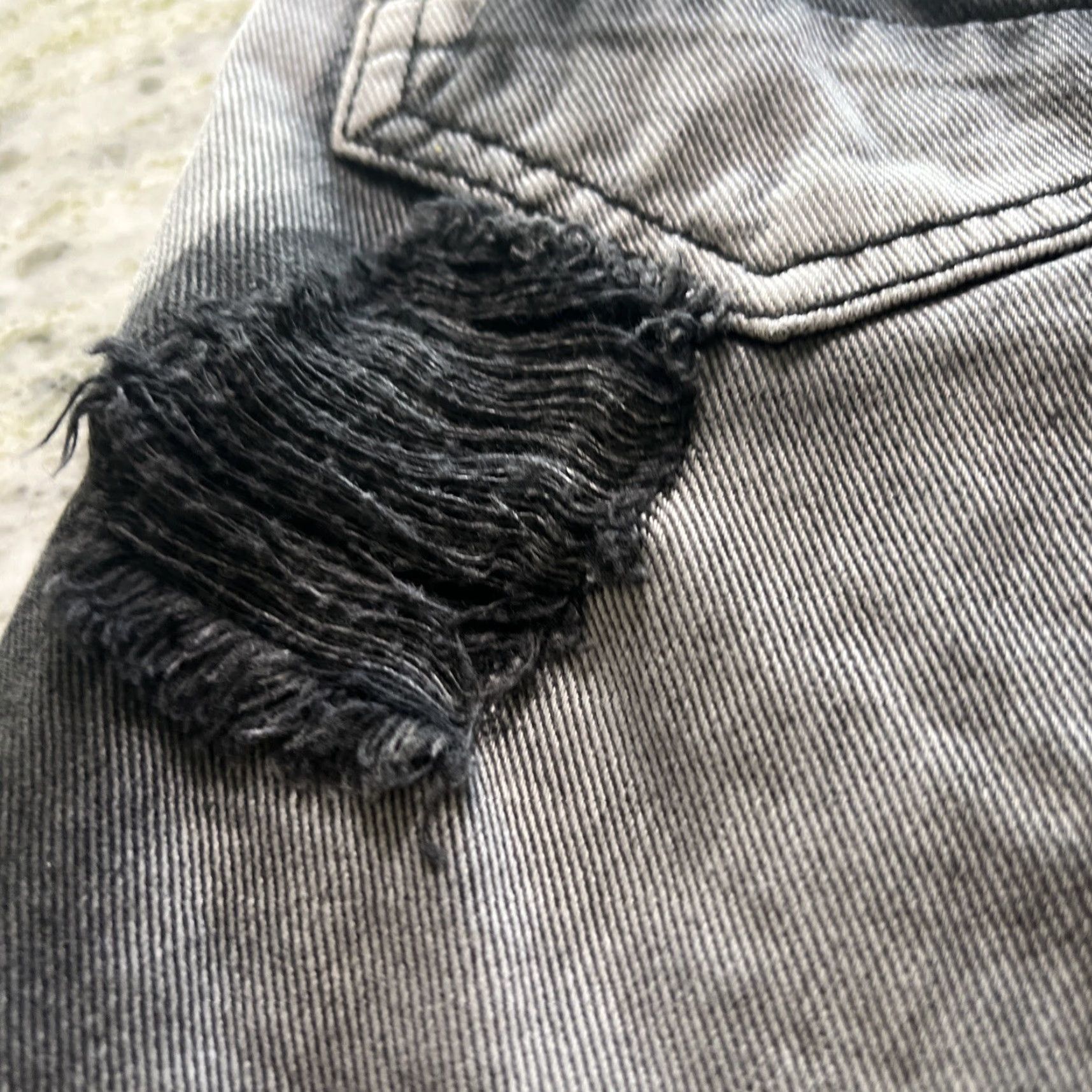 Vintage FBRK Shorts Men’s 34 Distressed Black Streetwear Bermuda Casual 5-Pocket Denim Cotton Distressed Grunge Mens Size 34 Black Size US 34 / EU 50 - 7 Thumbnail