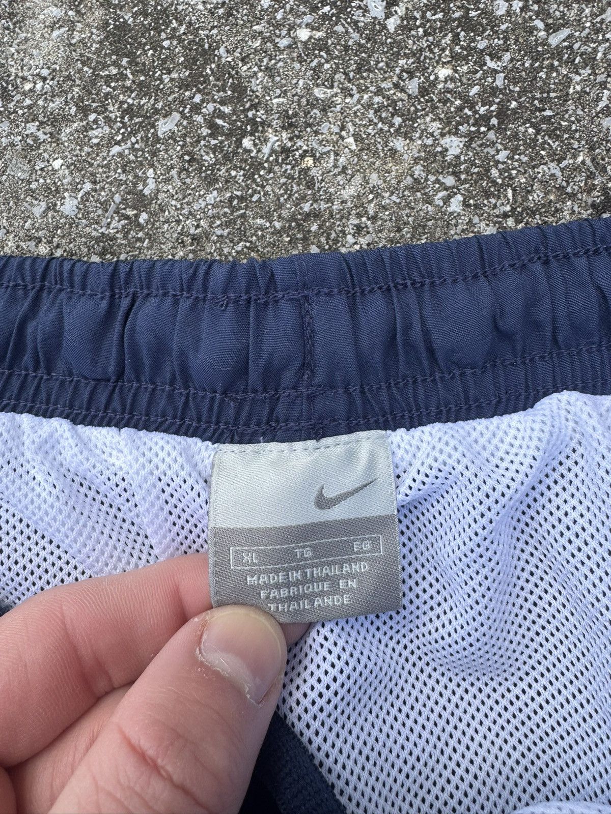Nike × Vintage Vintage 00s Nike Essential Swoosh Baggy Track Shorts Size US 34 / EU 50 - 4 Thumbnail