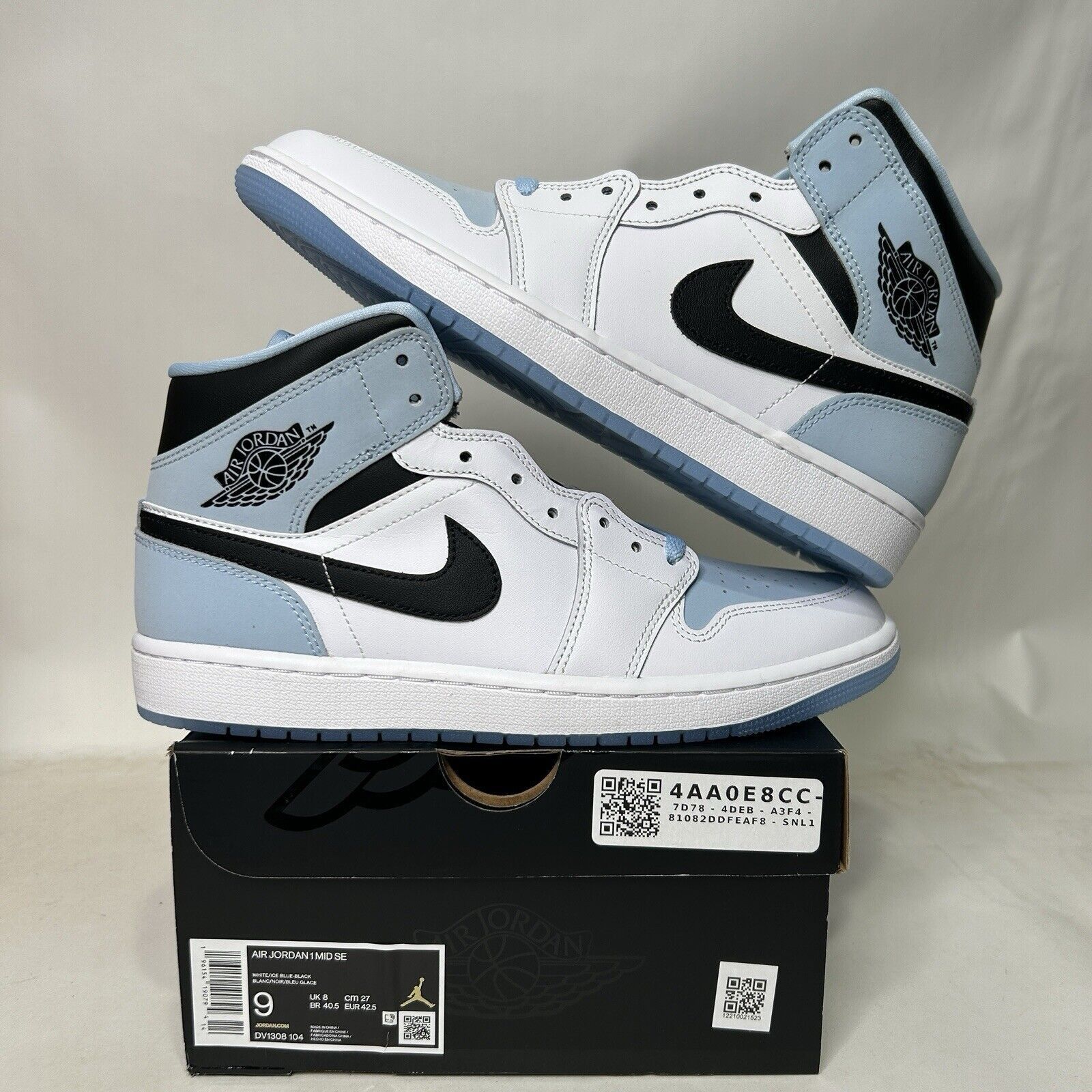 Jordan Brand Nike Air Jordan 1 Mid SE “UNC/Ice Blue” 2024 Size US 9 / EU 42 - 1 Thumbnail