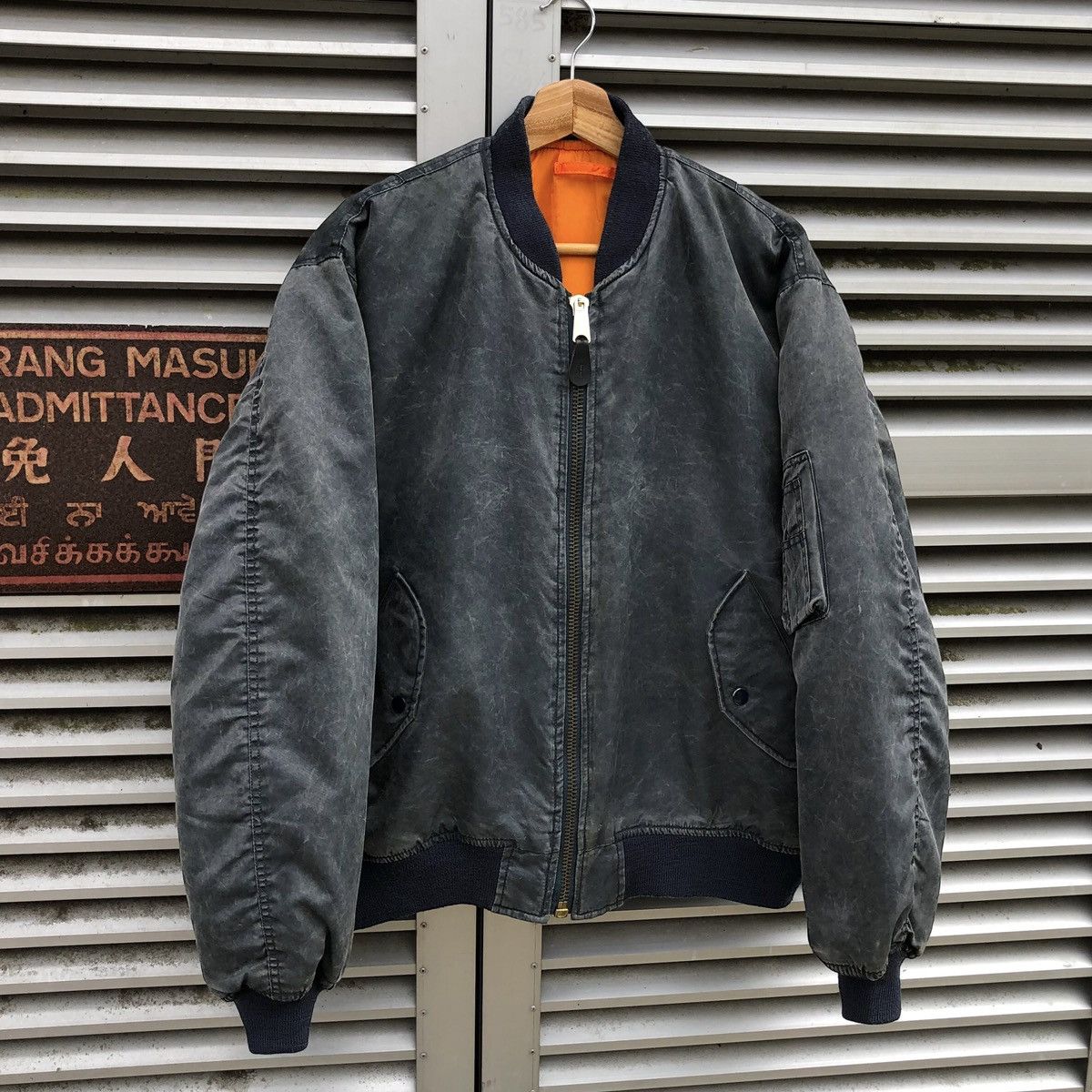 image of VTG Flyer’S Man Intermediate Ma-1 Sun Faded Bomber Jacket in Faded Black, Men's (Size Large)