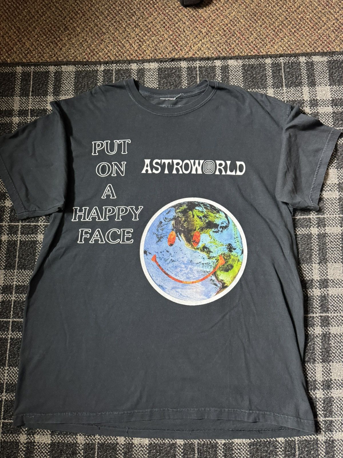 Travis Scott Travis Scott Astroworld "Put On A Happy Face" Tee - Size L Size US L / EU 52-54 / 3 - 1 Thumbnail