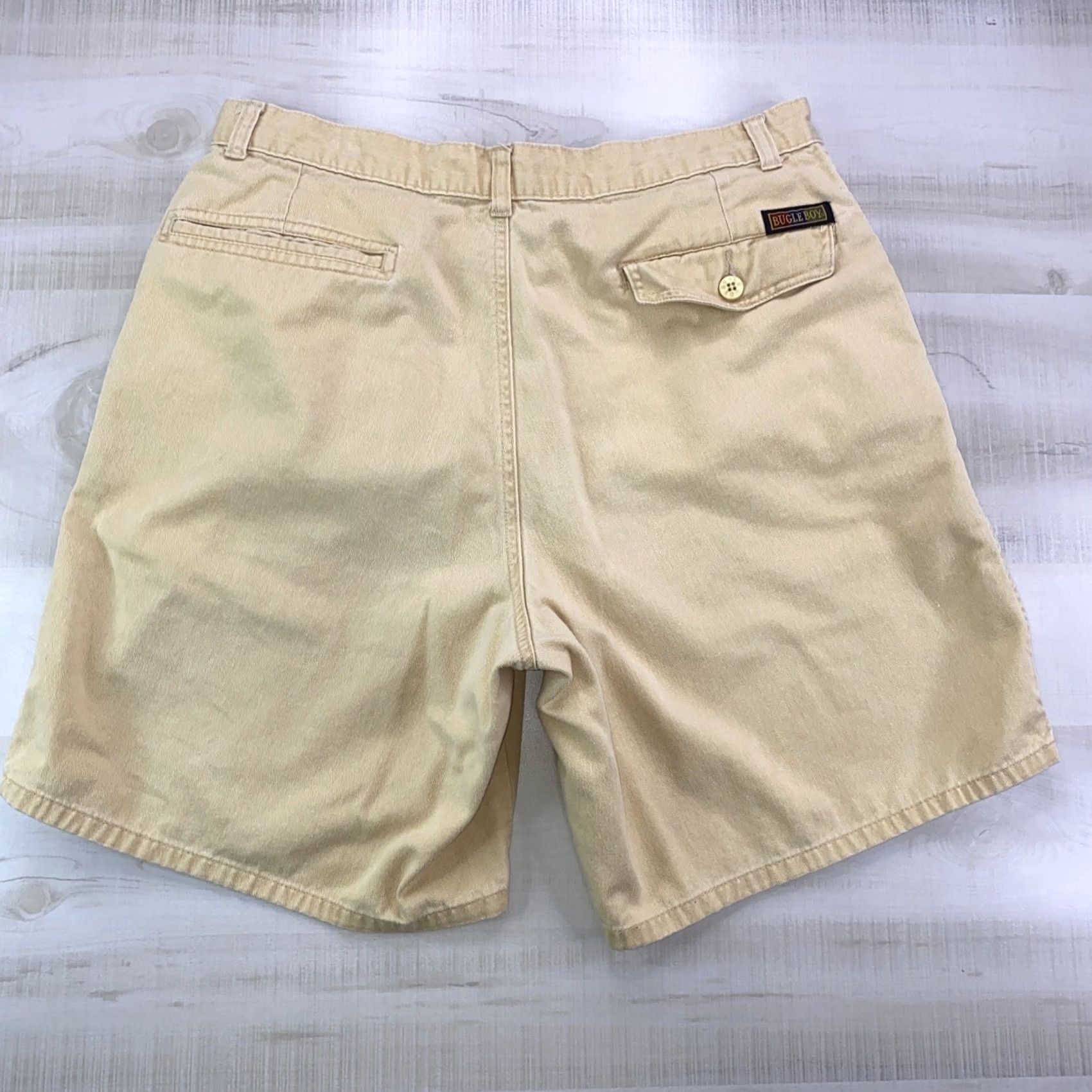 Bugle Boy VINTAGE Bugle Boy Bermuda Shorts Men Size 34 Beige Cotton Pleated Front 8in Inseam United States 80s 90s USA Beach Casual Travel Mens Size US 34 / EU 50 - 7 Thumbnail