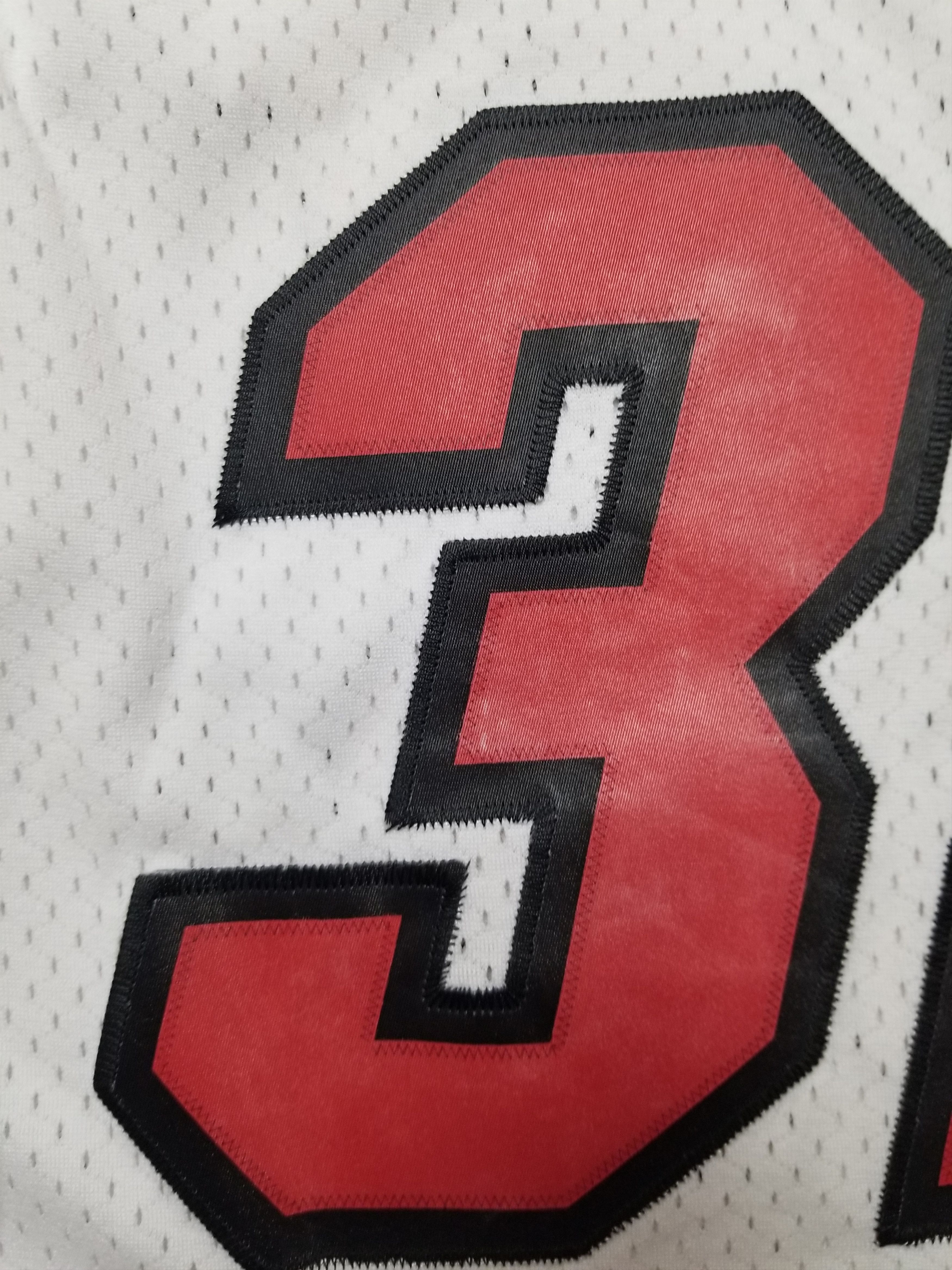 Reebok Vtg Miami Heat Shaquille O'Neal #32 Basketball NBA Jersey Size US M / EU 48-50 / 2 - 4 Thumbnail