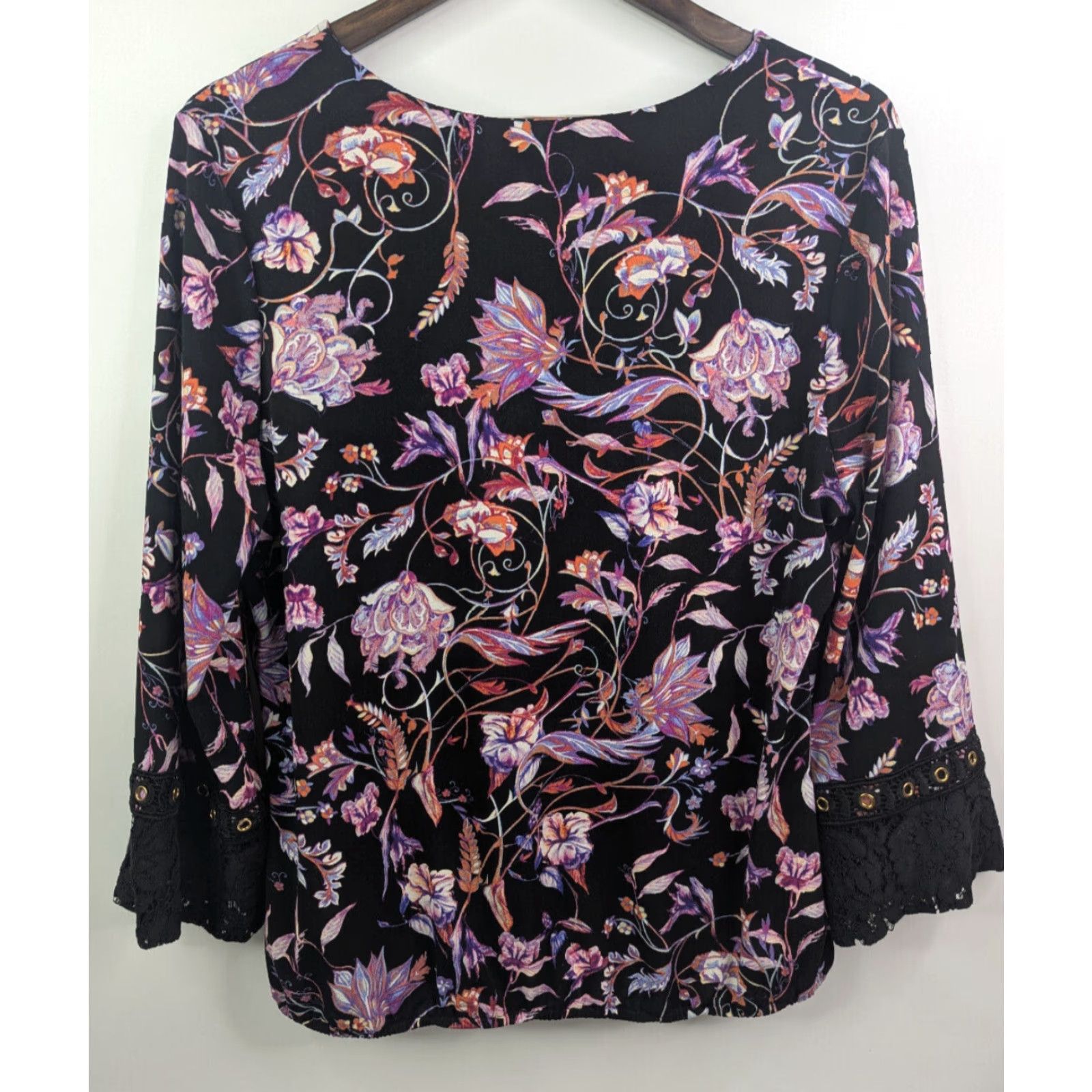 Vintage Thalia Sodi Blouse Top Women's Large Black Floral Lace Long Sleeve V-Neck Wrap Shirt Size L / US 10 / IT 46 - 3 Thumbnail