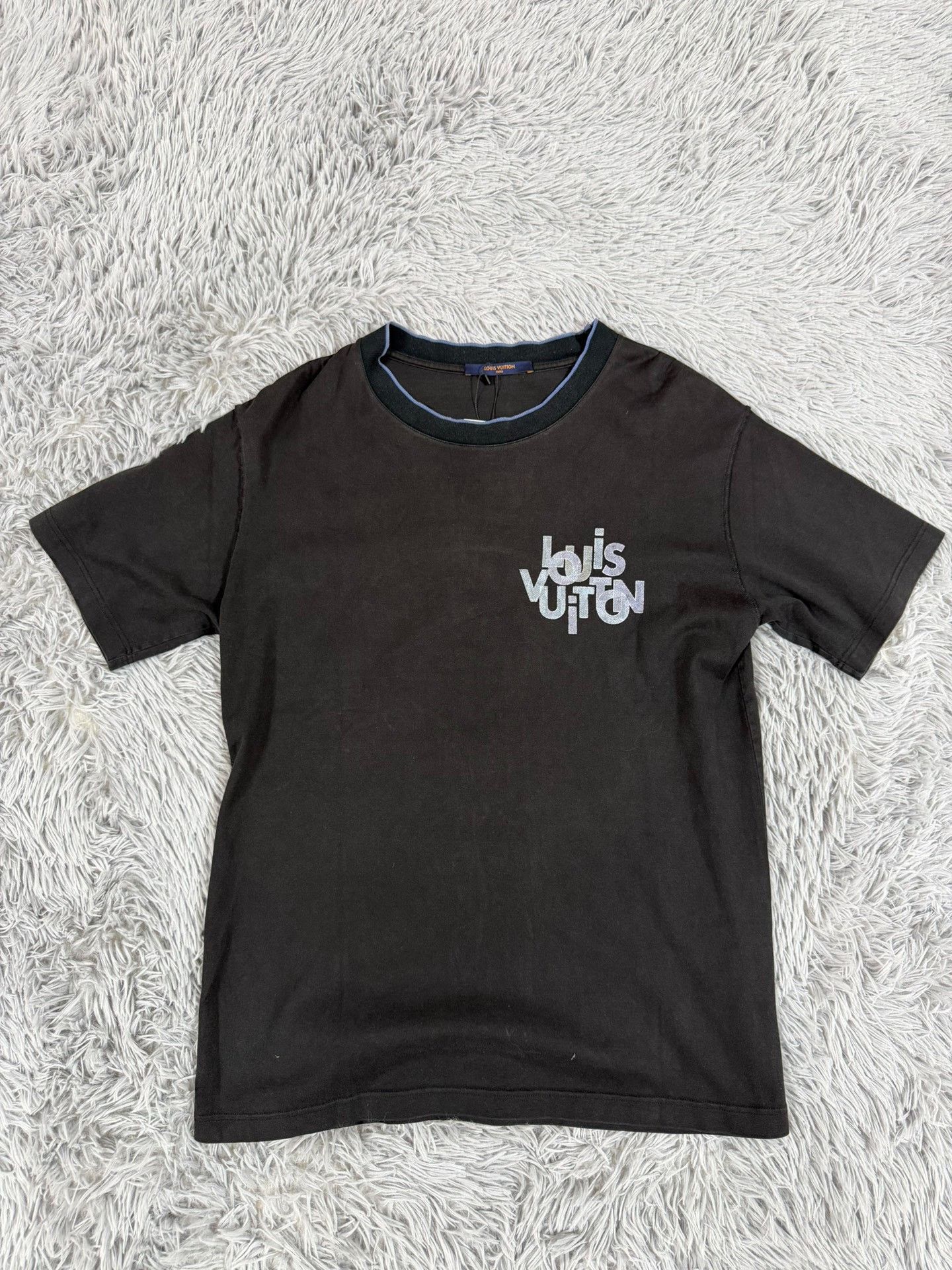Louis Vuitton Louis Vuitton Retro Plaid Black T-Shirt l Men Size US L / EU 52-54 / 3 - 1 Thumbnail
