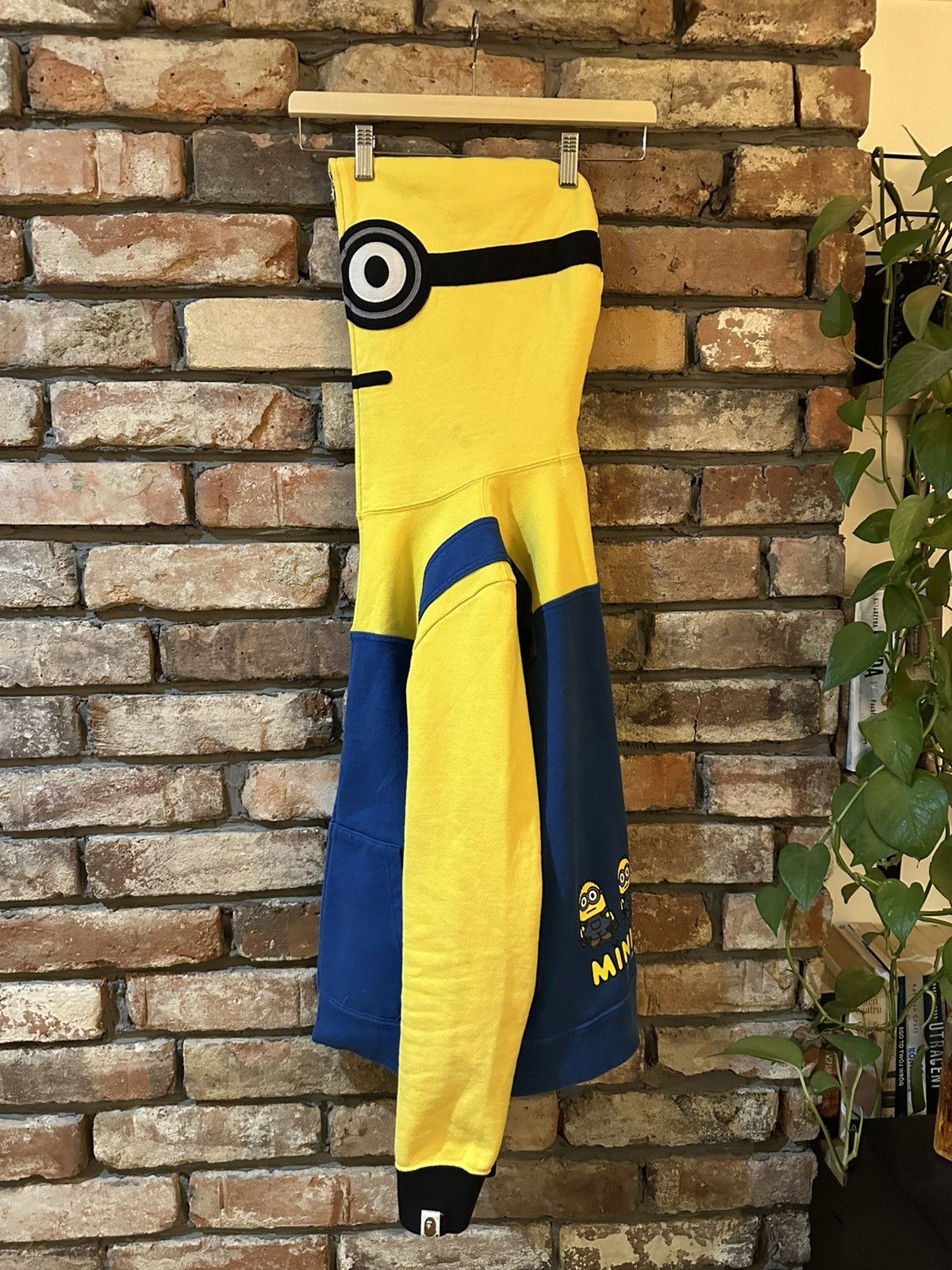 A BATHING APE BAPE × Minions Shark Camo Hoodie 2色/関送無料 ミニオン シャーク パーカー Lサイズ a bathing ape BAPE camo