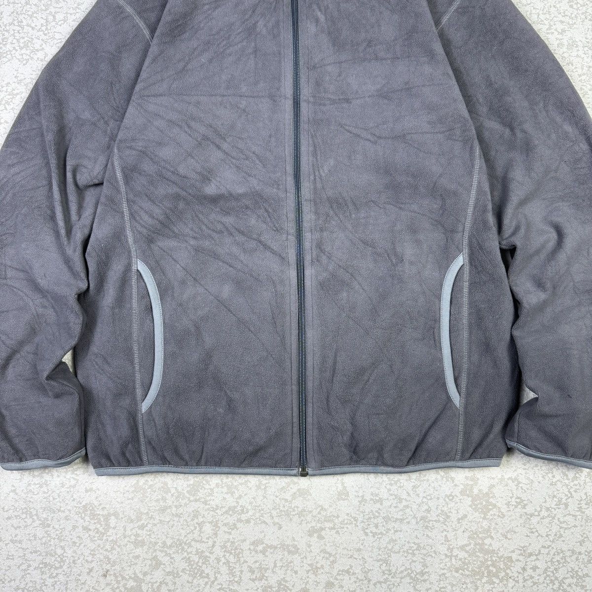 Japanese Brand × Uniqlo 💥Uniqlo Reversible Grey Fleece Light Jacket Size US M / EU 48-50 / 2 - 5 Thumbnail