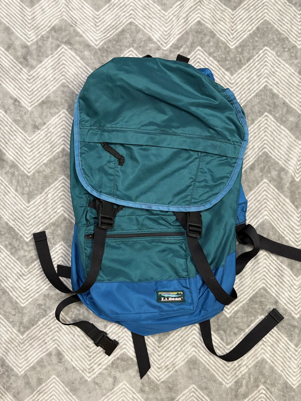 L.L. Bean × Vintage Vintage 1980s L.L. Bean Scenic Patch Backpack 