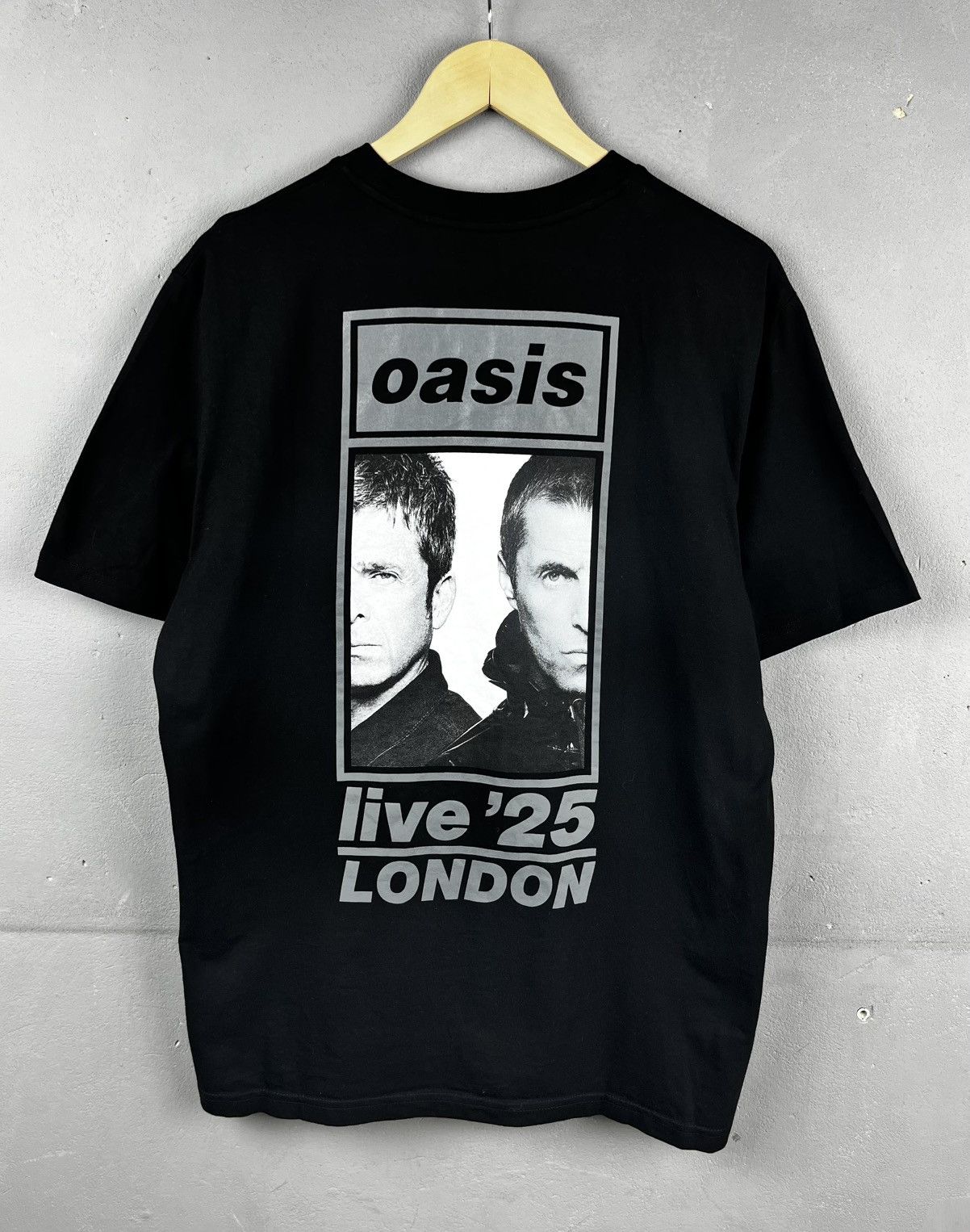 Band Tees Rare Oasis Band Logo 26.07.2025 London Concert Tour Shirt Size US L / EU 52-54 / 3 - 3 Thumbnail