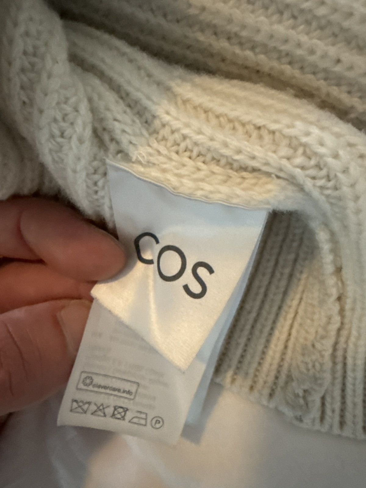 Cos Cos v-neck sweater Size US XL / EU 56 / 4 - 6 Thumbnail