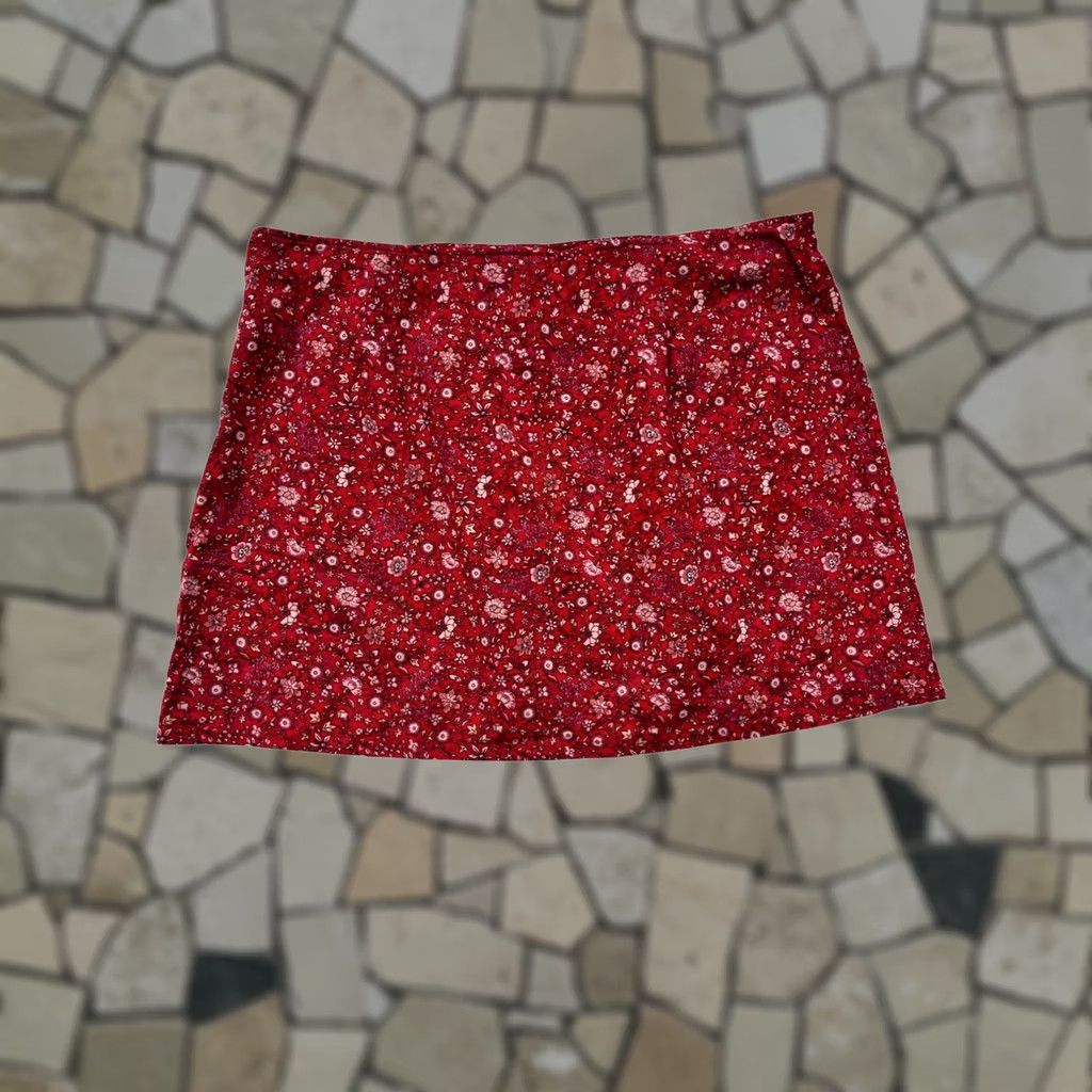 Vintage VINTAGE? Not Vintage. Women’s American Eagle Skirt 2XL Red Mini Short Floral Zipper Slit THe? Size 40" / US 18 - 1 Thumbnail