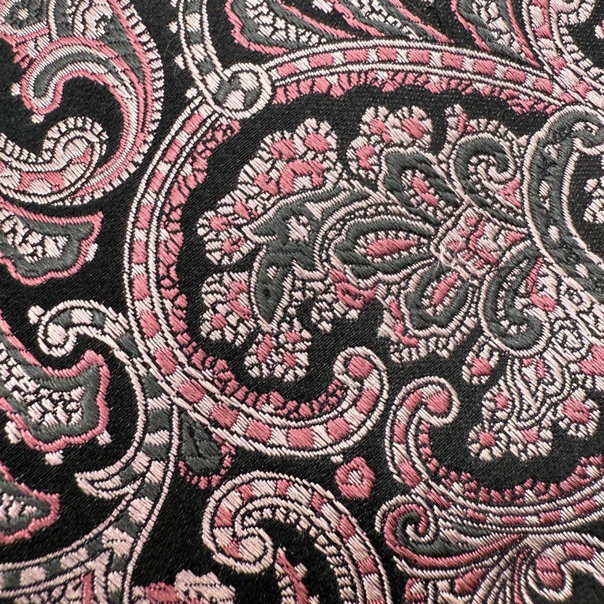 Robert Talbott Robert Talbott Silk Tie, Black & Pink, Made in USA, Like New Size ONE SIZE - 3 Thumbnail