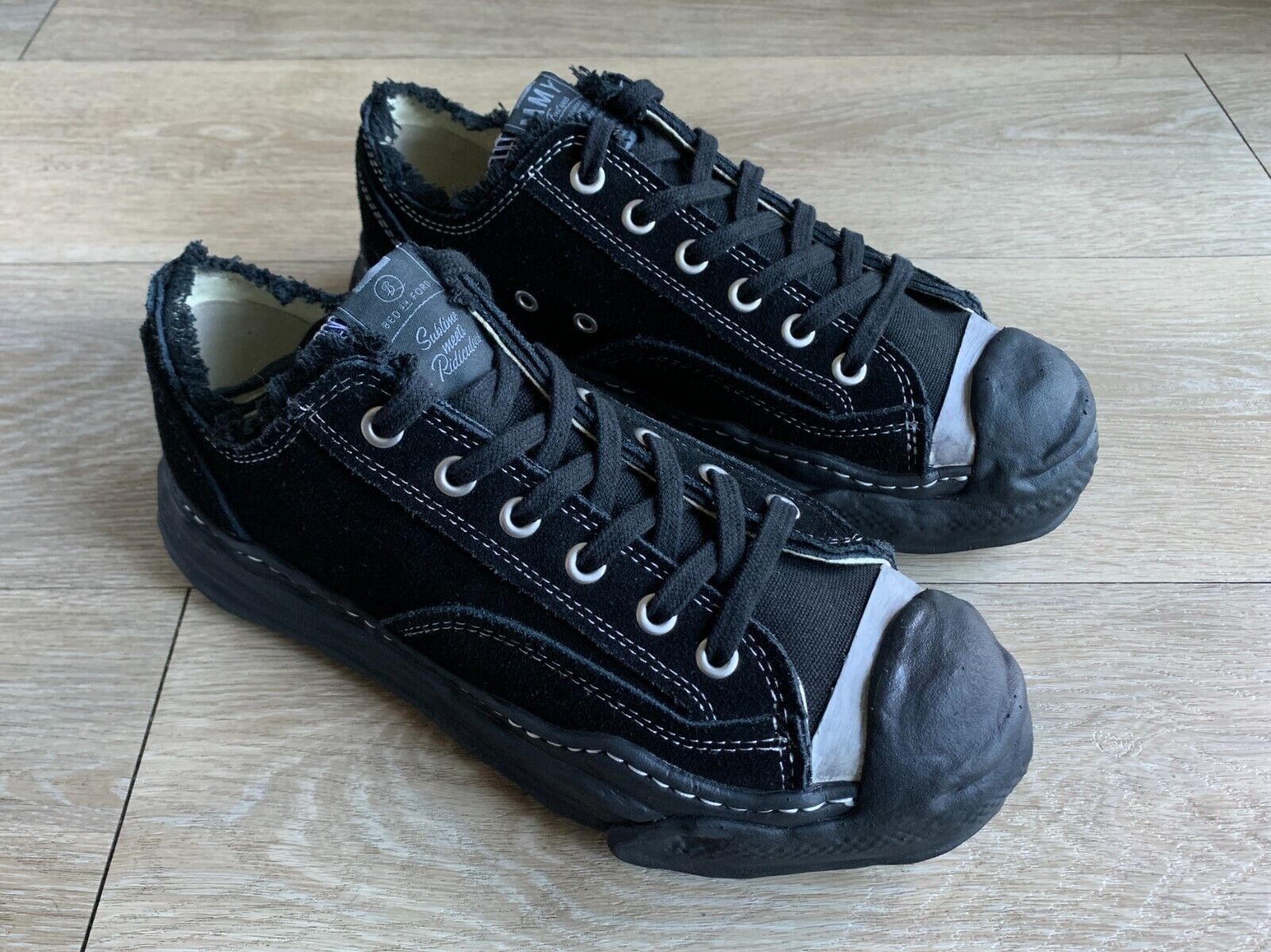 image of Bed J W Ford x Maison Mihara Yasuhiro Bed Jw Ford - Hank Low Top - 43 Shoes in Black (Size 10)