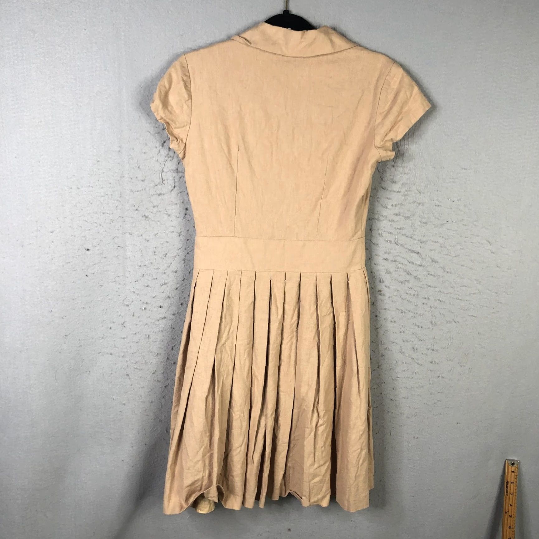 Vintage T.A.G Dress Women S Beige Linen Button Front Pleated Belted Fit Flare Pinup Shirt Dress Size S / US 4 / IT 40 - 2 Thumbnail