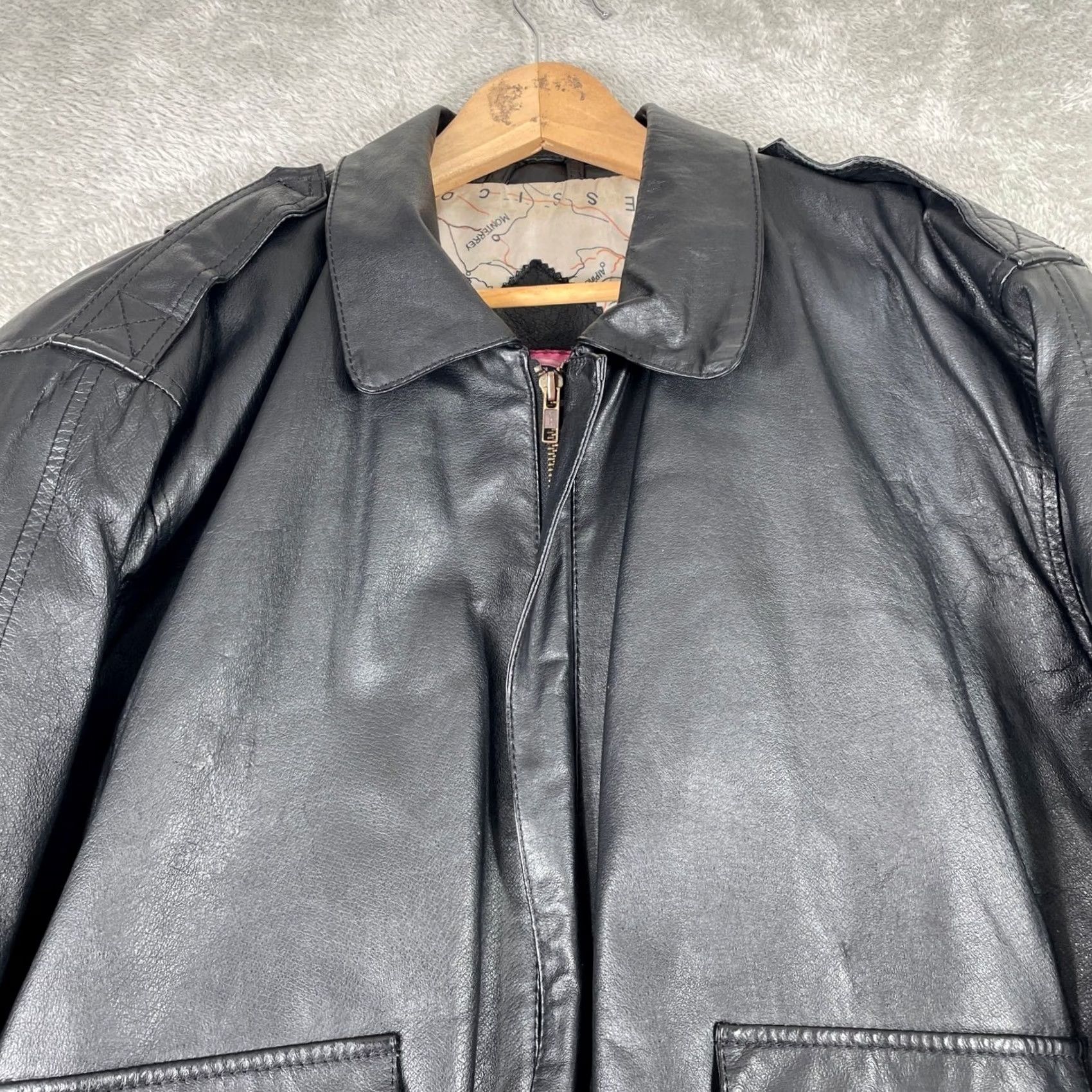 Vintage VINTAGE Burks Bay Leather Bomber Jacket Mens Large Black Aviator Flight Map Lining Size US L / EU 52-54 / 3 - 6 Thumbnail