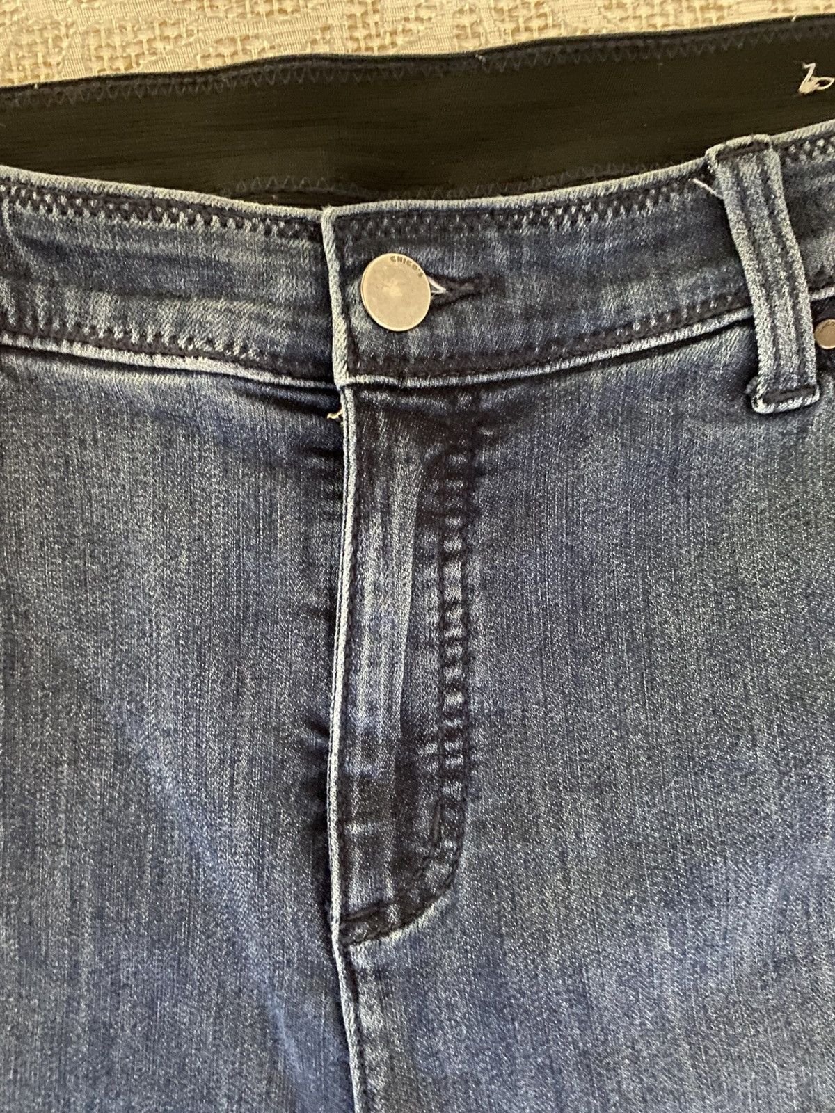 Chicos Chicos So Slimming Jeans Size 2 Large Medium Wish Size 30" / US 8 / IT 44 - 4 Thumbnail