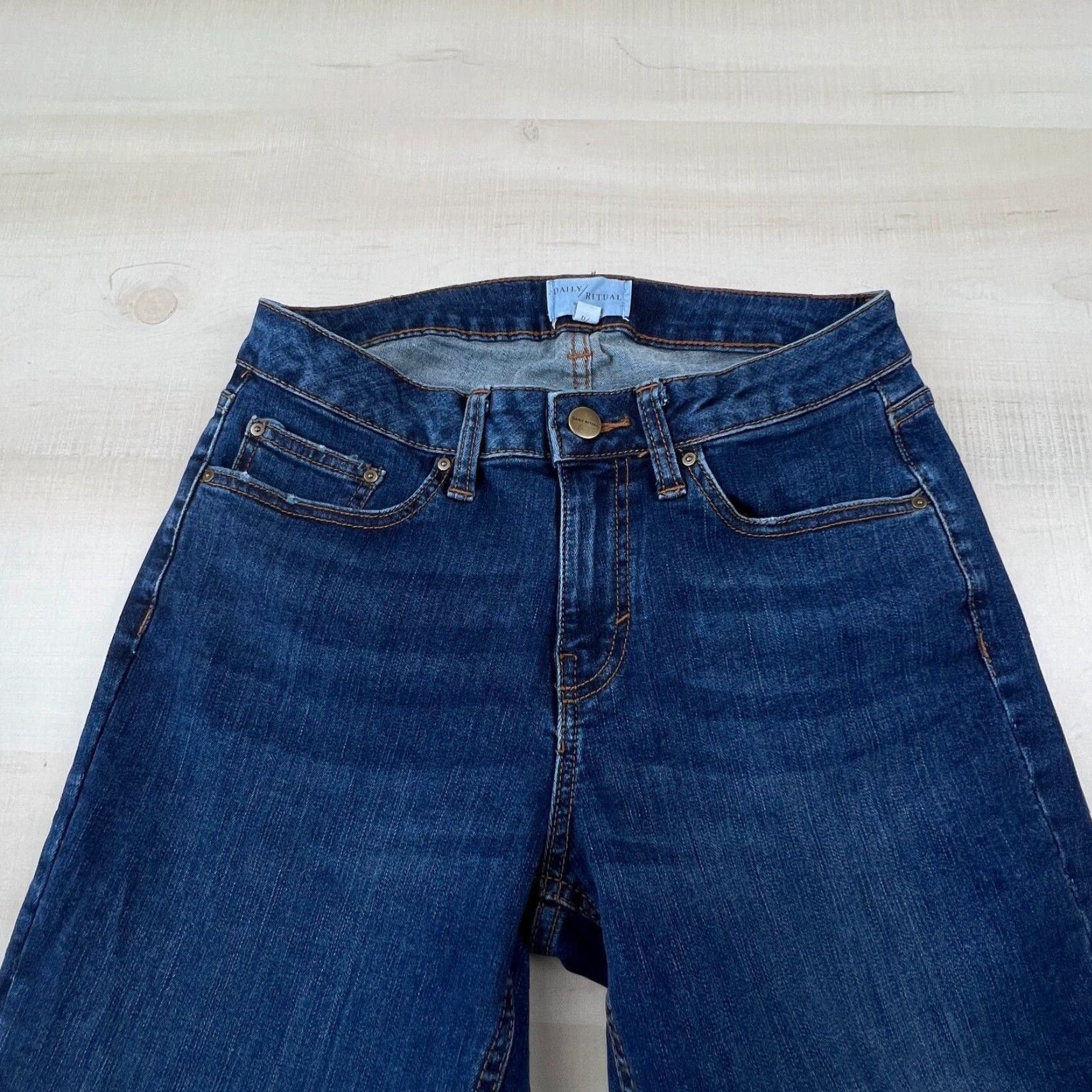 Vintage Daily Ritual Women's 27 Medium Wash Mid Rise Cropped Jeans Blue Frayed Hem Size 27" / US 4 / IT 40 - 2 Thumbnail