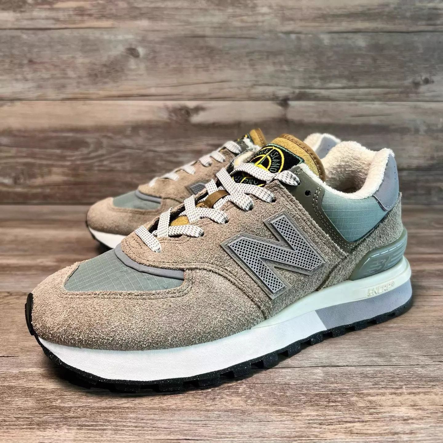 New Balance Brown Low-Top Sneakers Size 7.5 Size US 7.5 / EU 40-41 - 1 Thumbnail