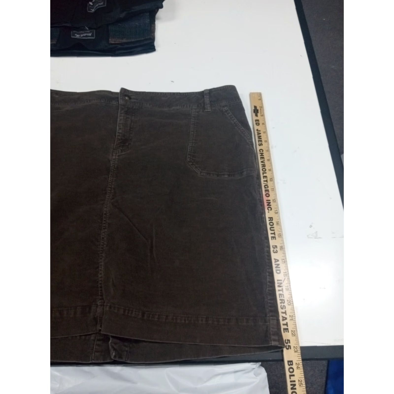 Vintage VINTAGE New Sonoma Corduroy Low Rise Skirt 42" Waist Brown Knee Length Cotton Womens Plus 42" 42" Waist Bohemian Pockets (Corduroy, Zipper, Button) Size 28" / US 6 / IT 42 - 2 Thumbnail