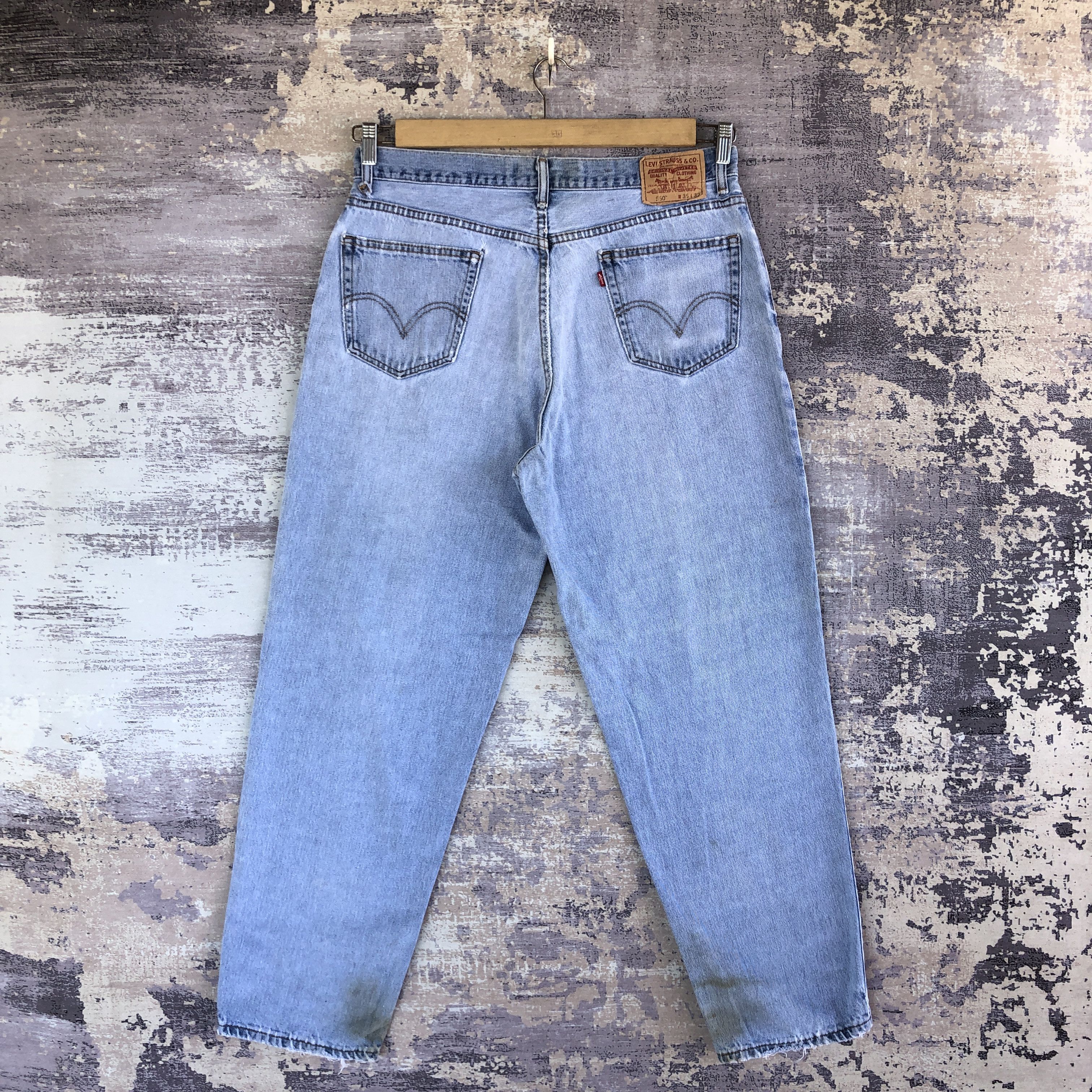 Levi's Vintage Levis 560 Baggy Faded Jeans Levi's Distressed Denim Size US 34 / EU 50 - 2 Thumbnail