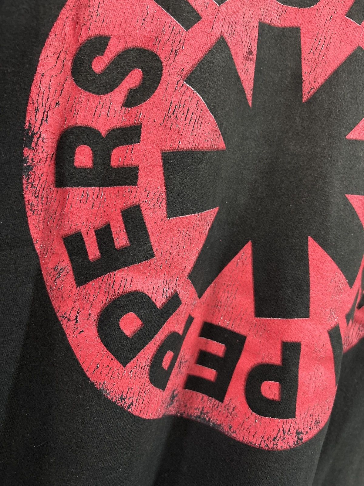 Band Tees Vintage Europ "Red Hot Chilli Peppers" T-shirt Size US XL / EU 56 / 4 - 13 Thumbnail