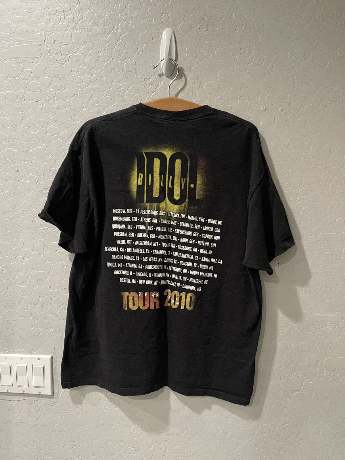 Hanes 2010 Billy Idol Rock Music Tour Shirt Size Large Size US L / EU 52-54 / 3 - 6 Thumbnail